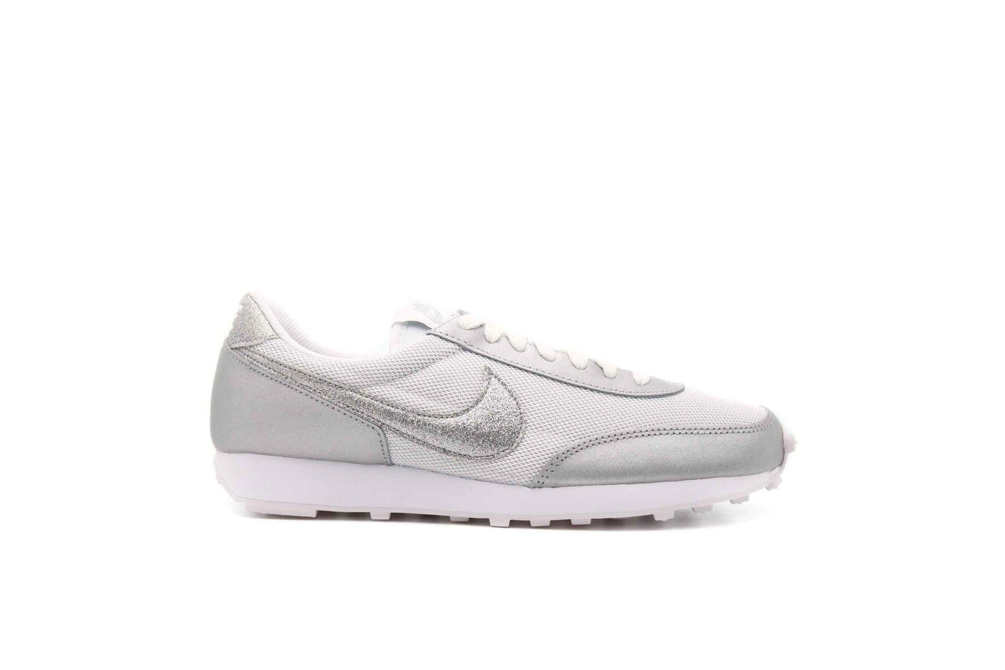 Exclusive Nike WMNS Dbreak — 5 — Front View