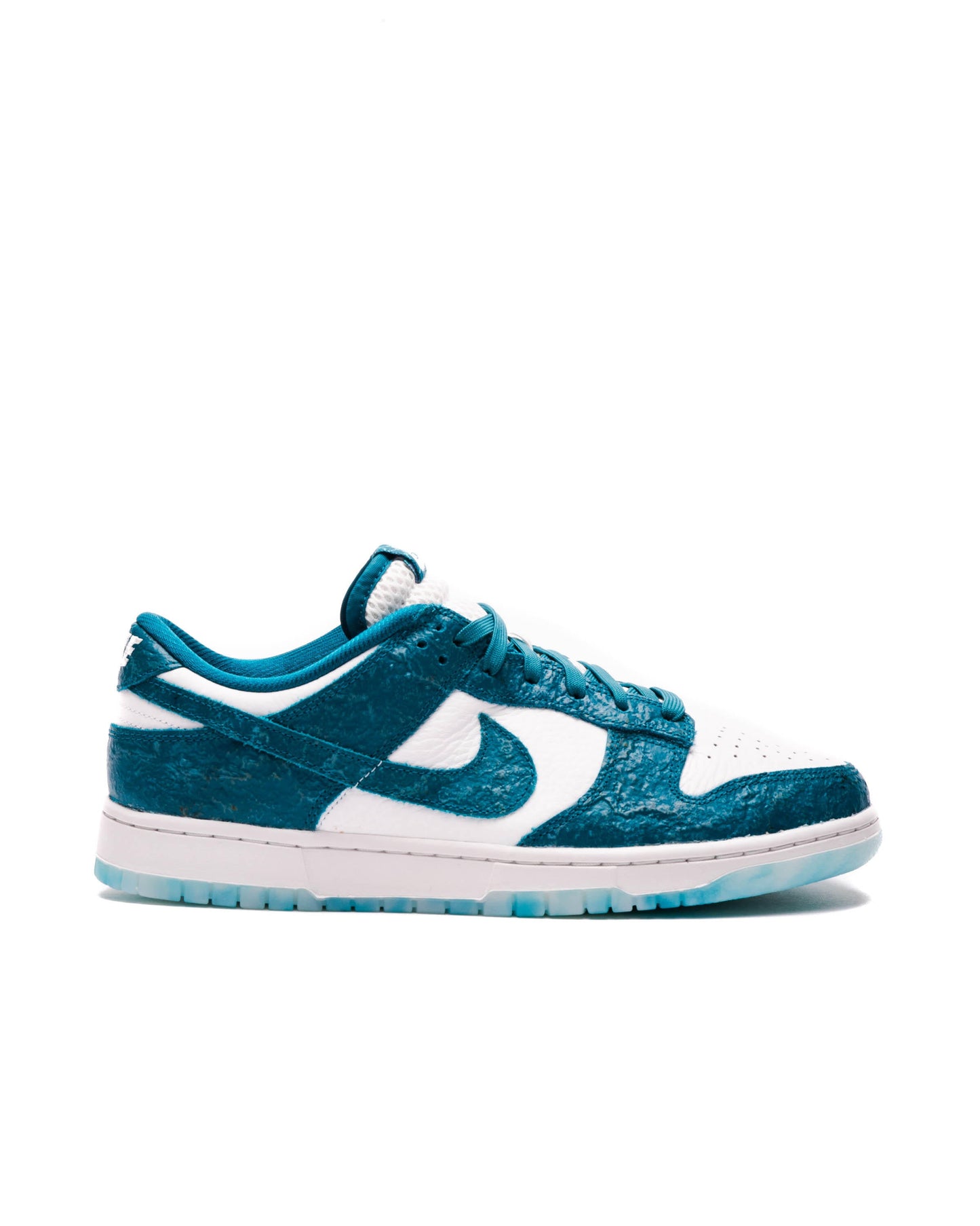 Exclusive Nike WMNS DUNK LOW — 5 — Front View