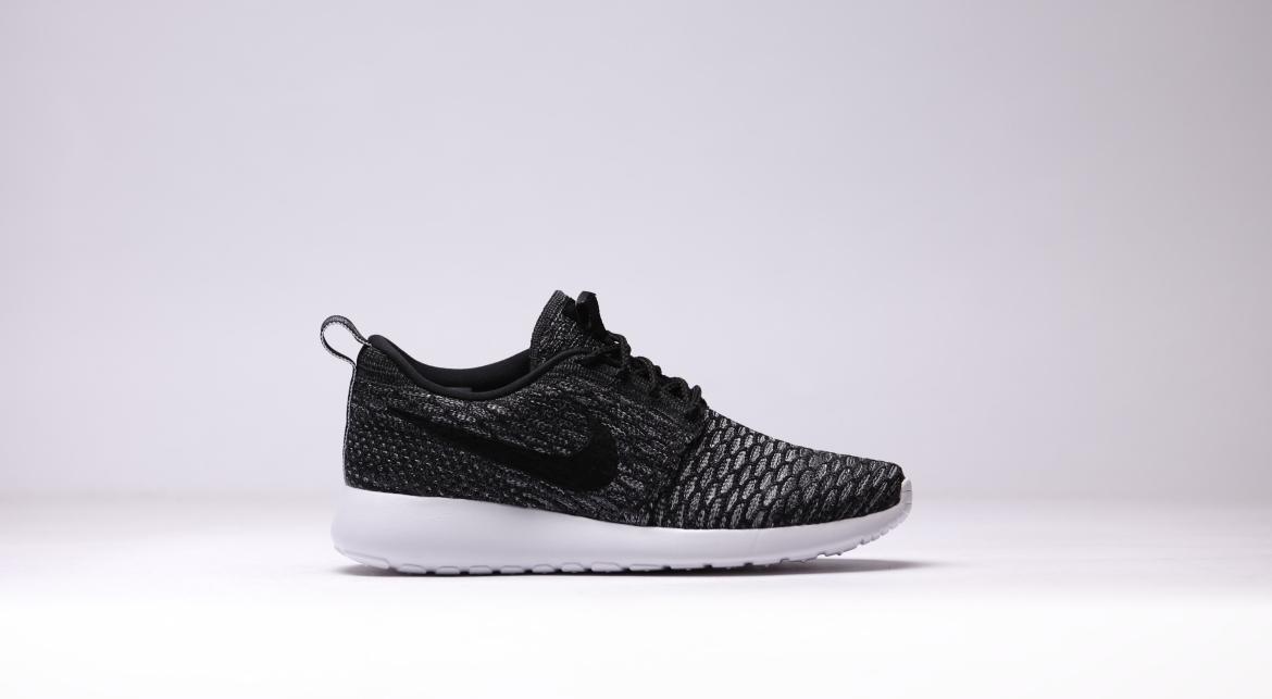 Exclusive Nike Wmns Rosherun Flyknit "Dark Grey" — 5 — Front View