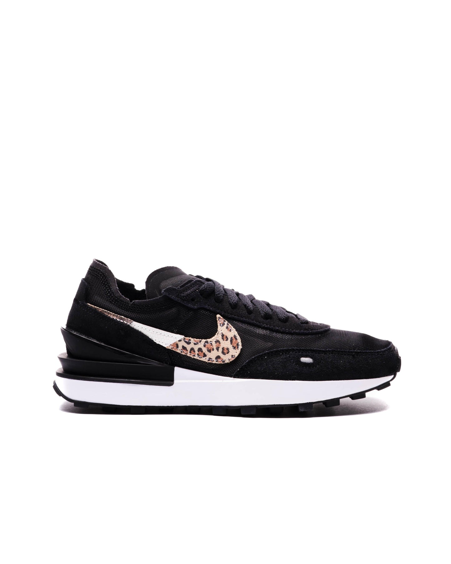 Exclusive Nike WMNS WAFFLE ONE SE — 5 — Front View