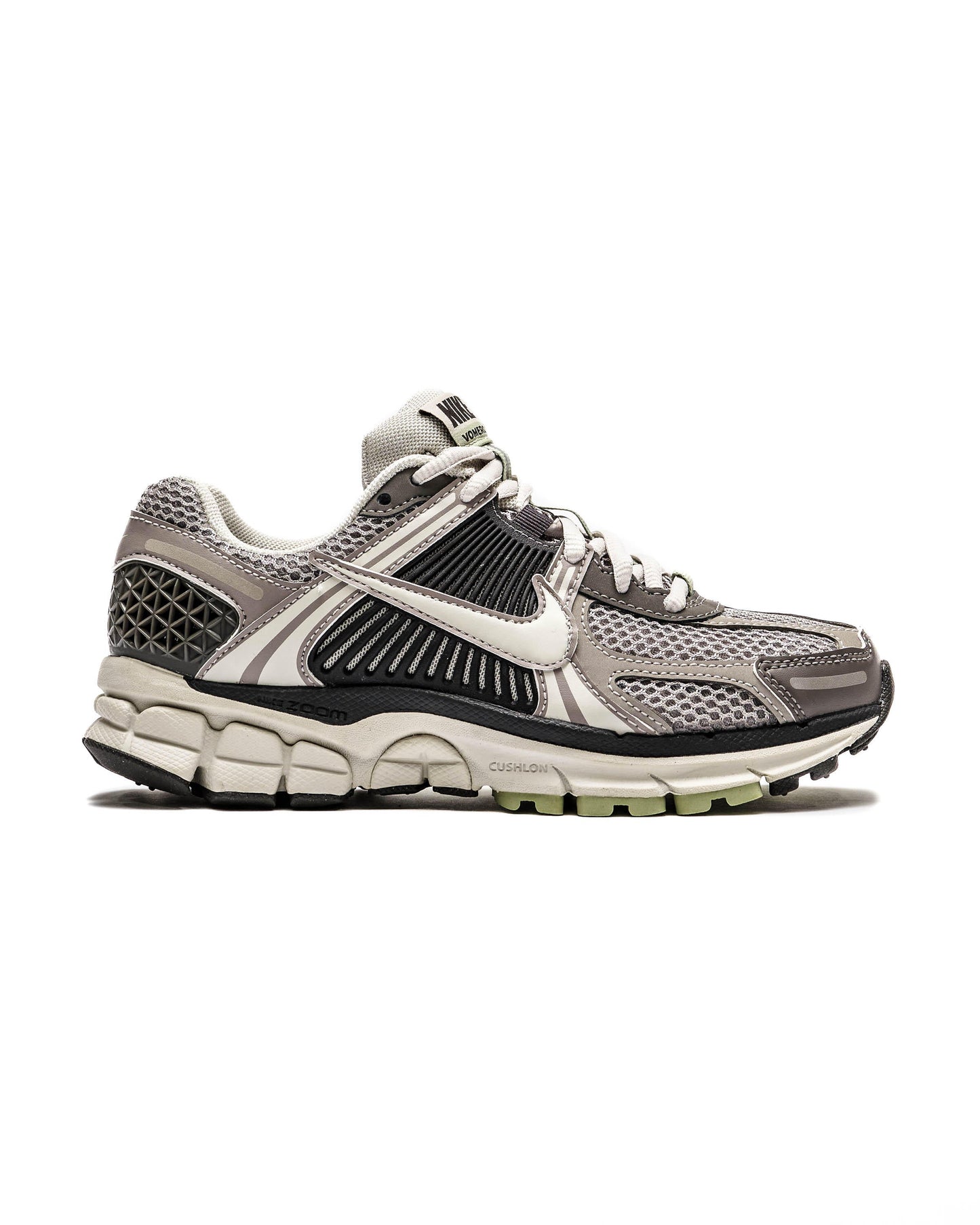 Exclusive Nike WMNS ZOOM VOMERO 5 — 5 — Front View