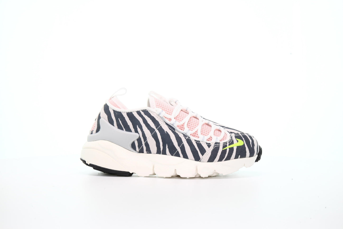 Exclusive Nike x Olivia Kim WMNS Air Footscape NXN "Summit White" — 5 — Front View