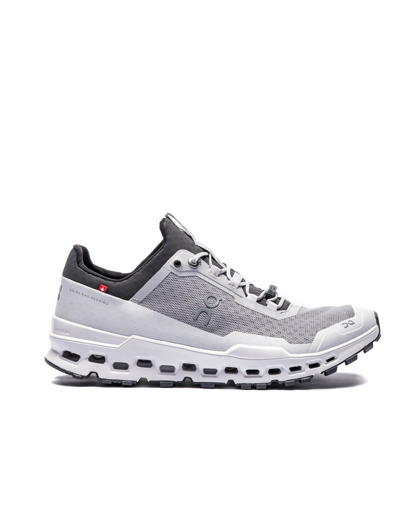 Exclusive ON Running Cloudultra — 7 — Front View
