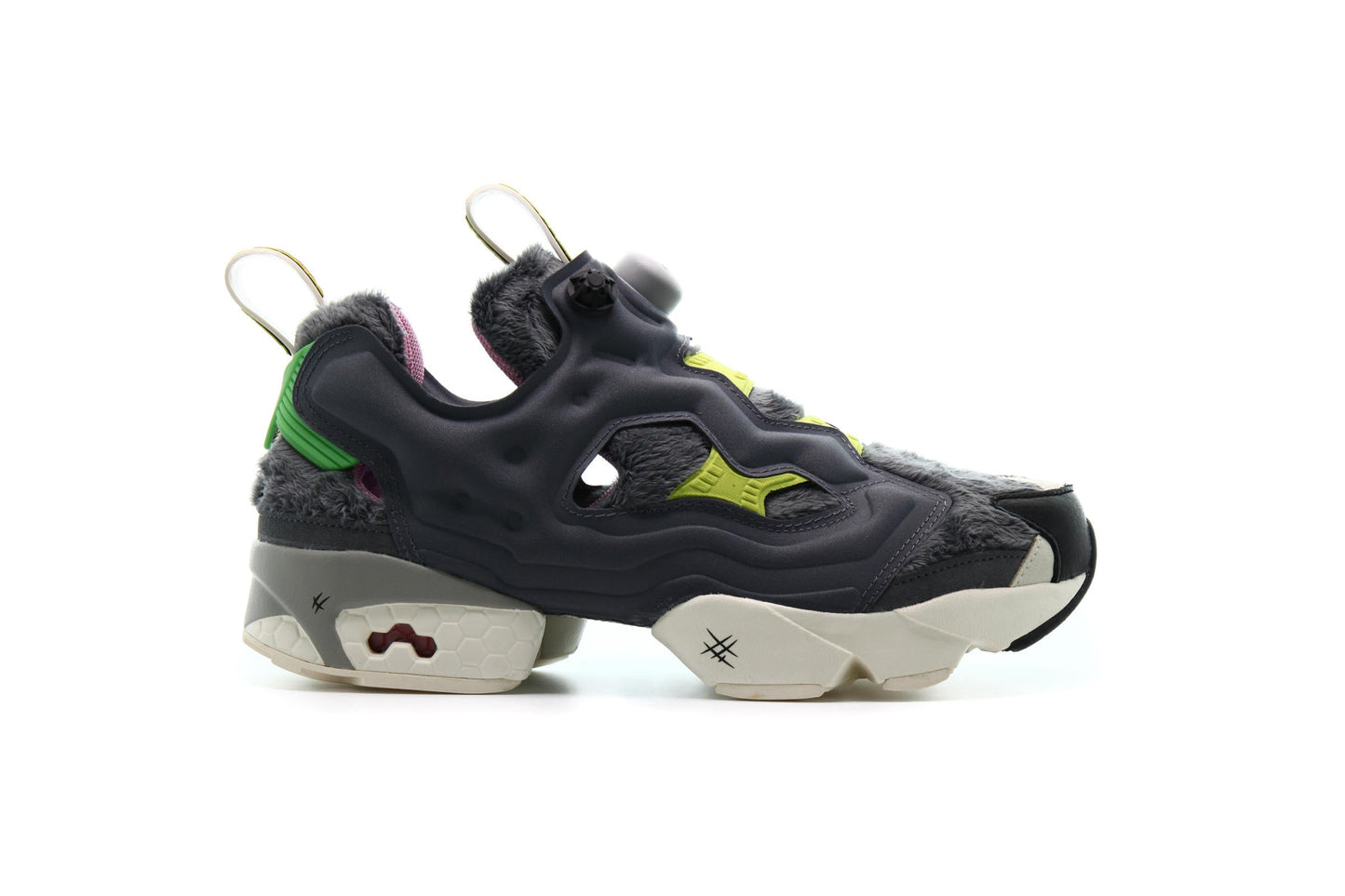 Exclusive Reebok x TOM & JERRY INSTAPUMP FURY OG M "TOM" — 5 — Front View