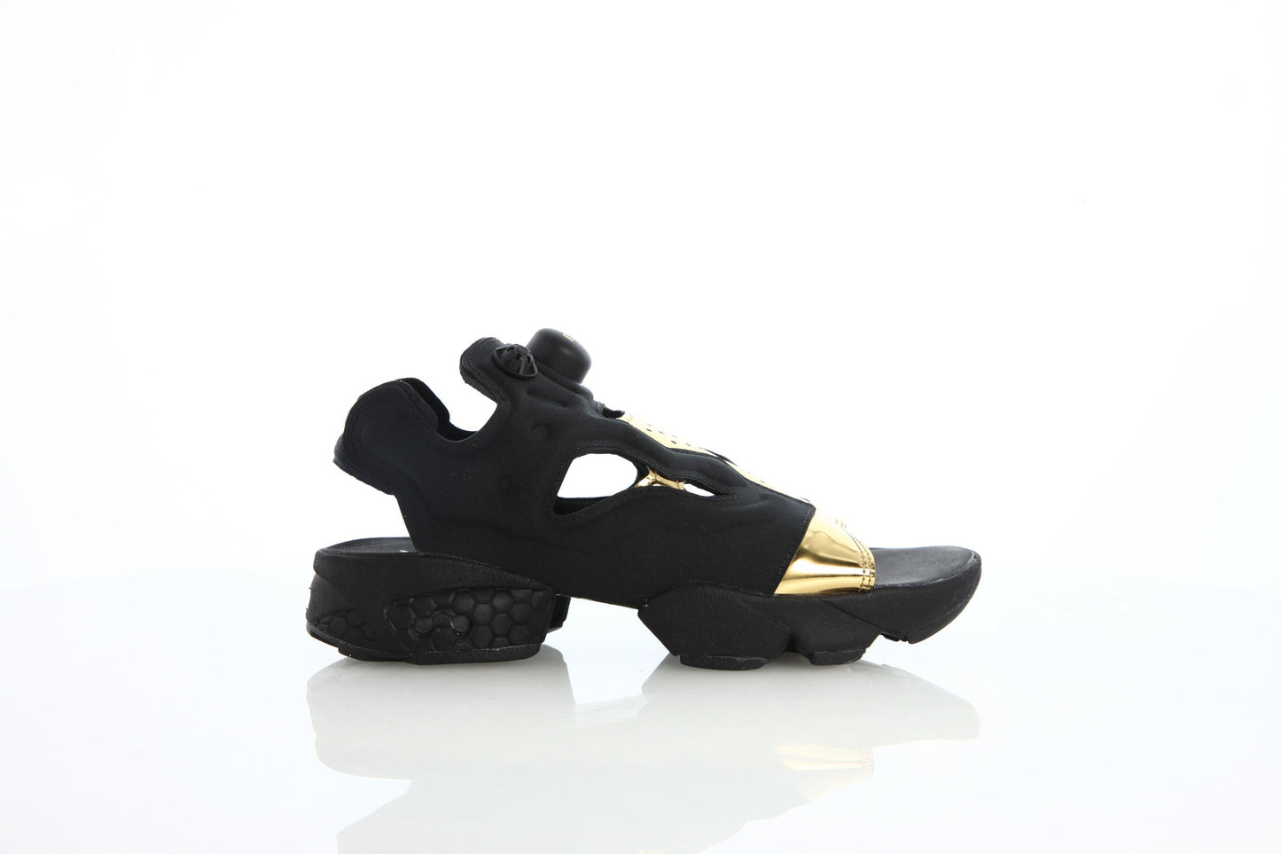 Exclusive Reebok Instapump Fury W Sand "Goldmet" — 5 — Front View