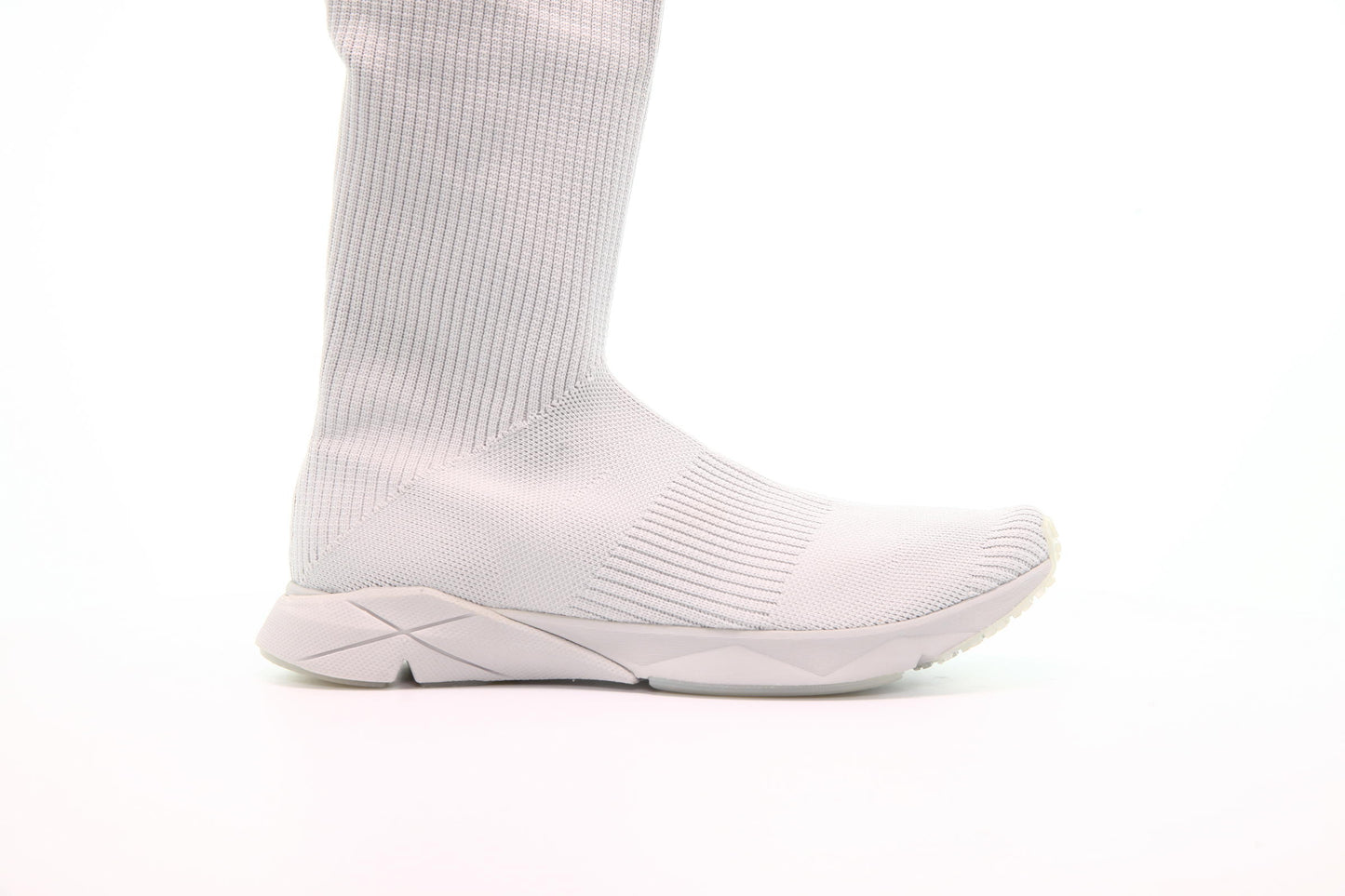 Exclusive Reebok Sock Runner "Grey" — 5 — Front View
