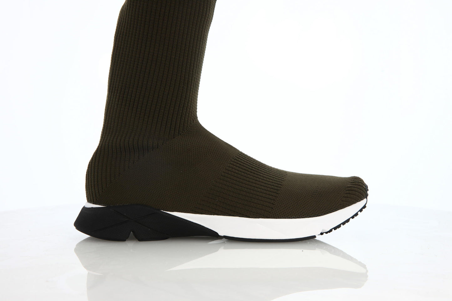 Exclusive Reebok Sock Runner "Moss" — 5 — Front View