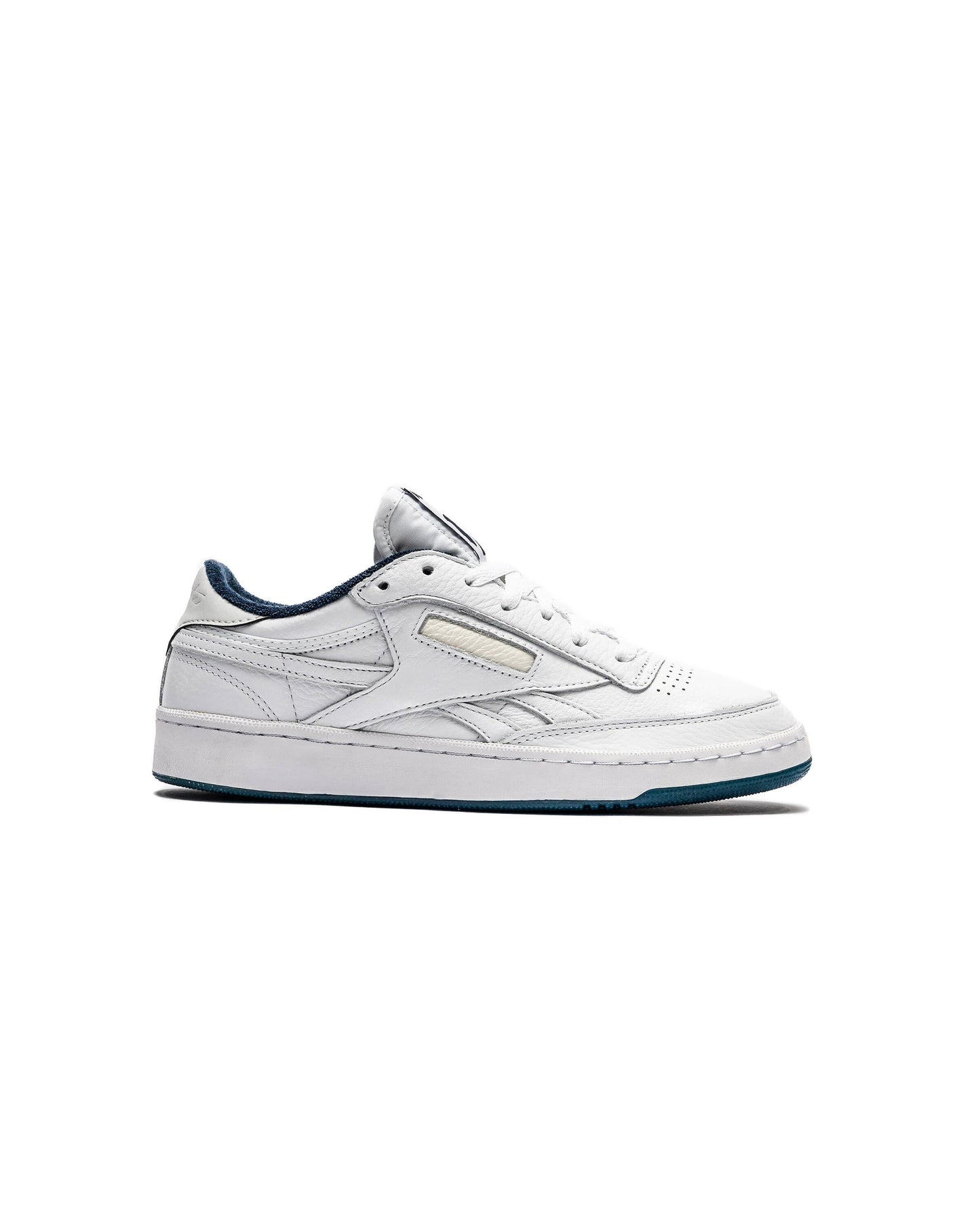 Exclusive Reebok x TYRRELL WINSTON Club C Revenge Vintage — 3 — Front View
