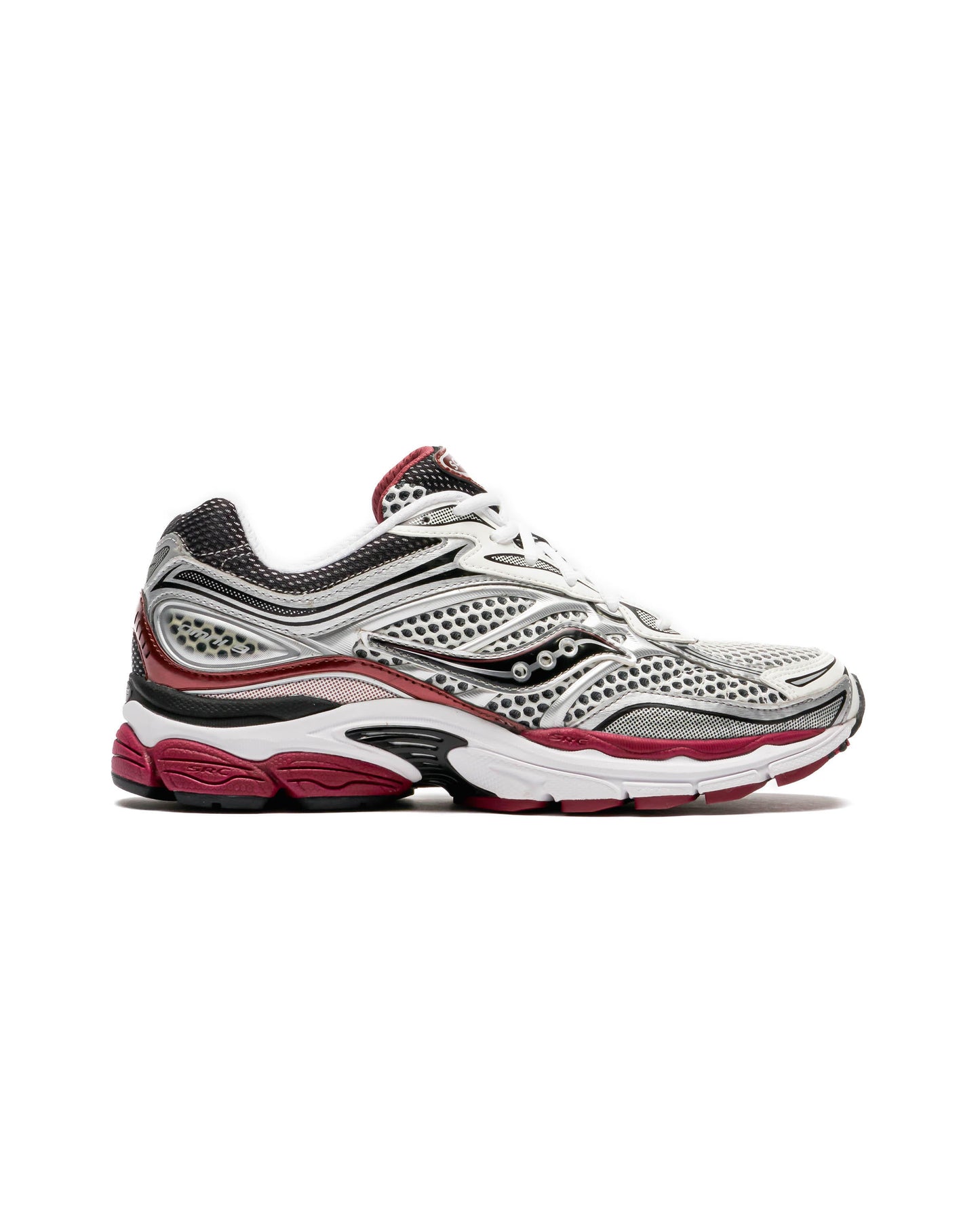 Exclusive Saucony PRO GRID OMNI 9 — 4 — Front View