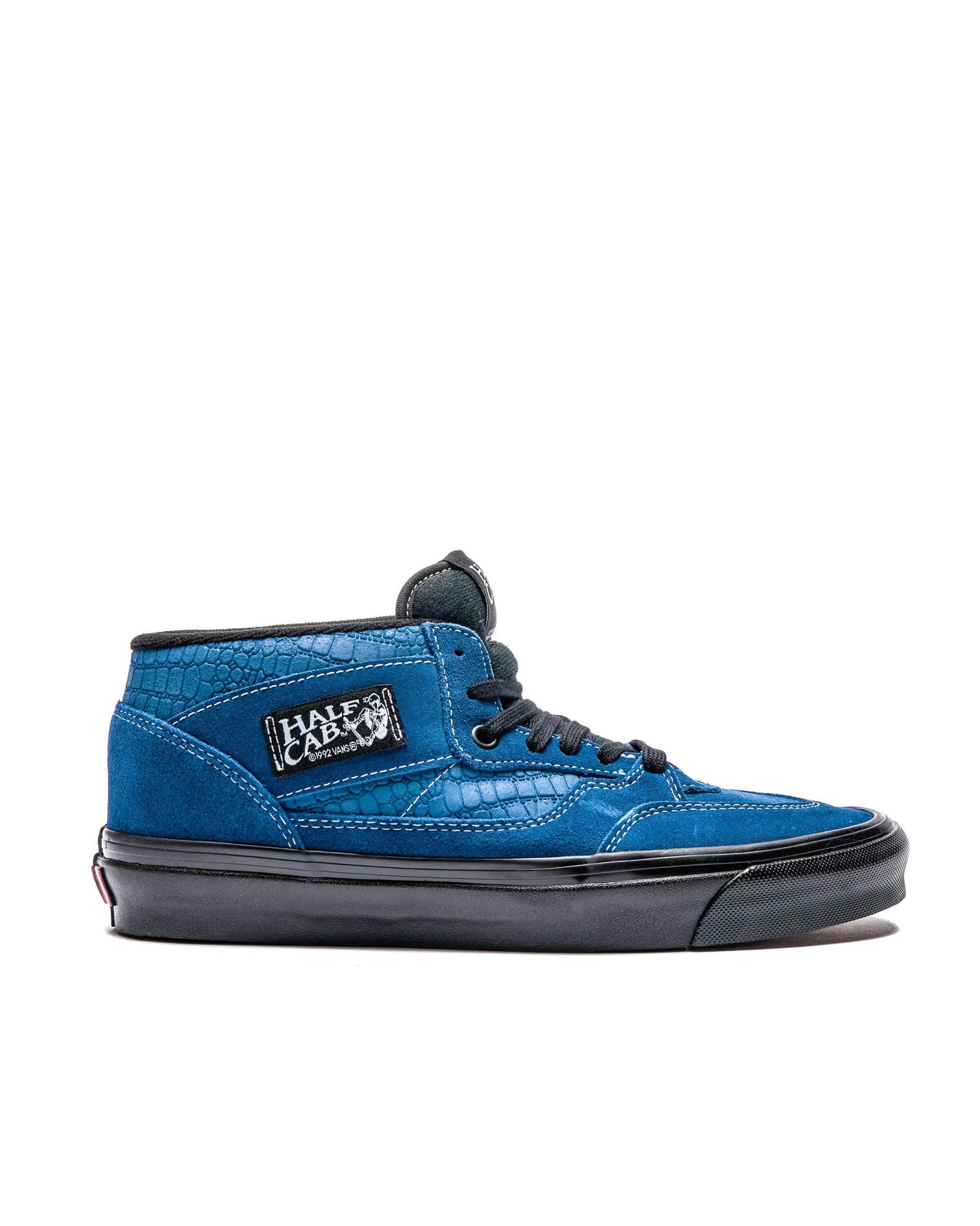 Exclusive Vans Half Cab 33 DX — 3.5 — Front View