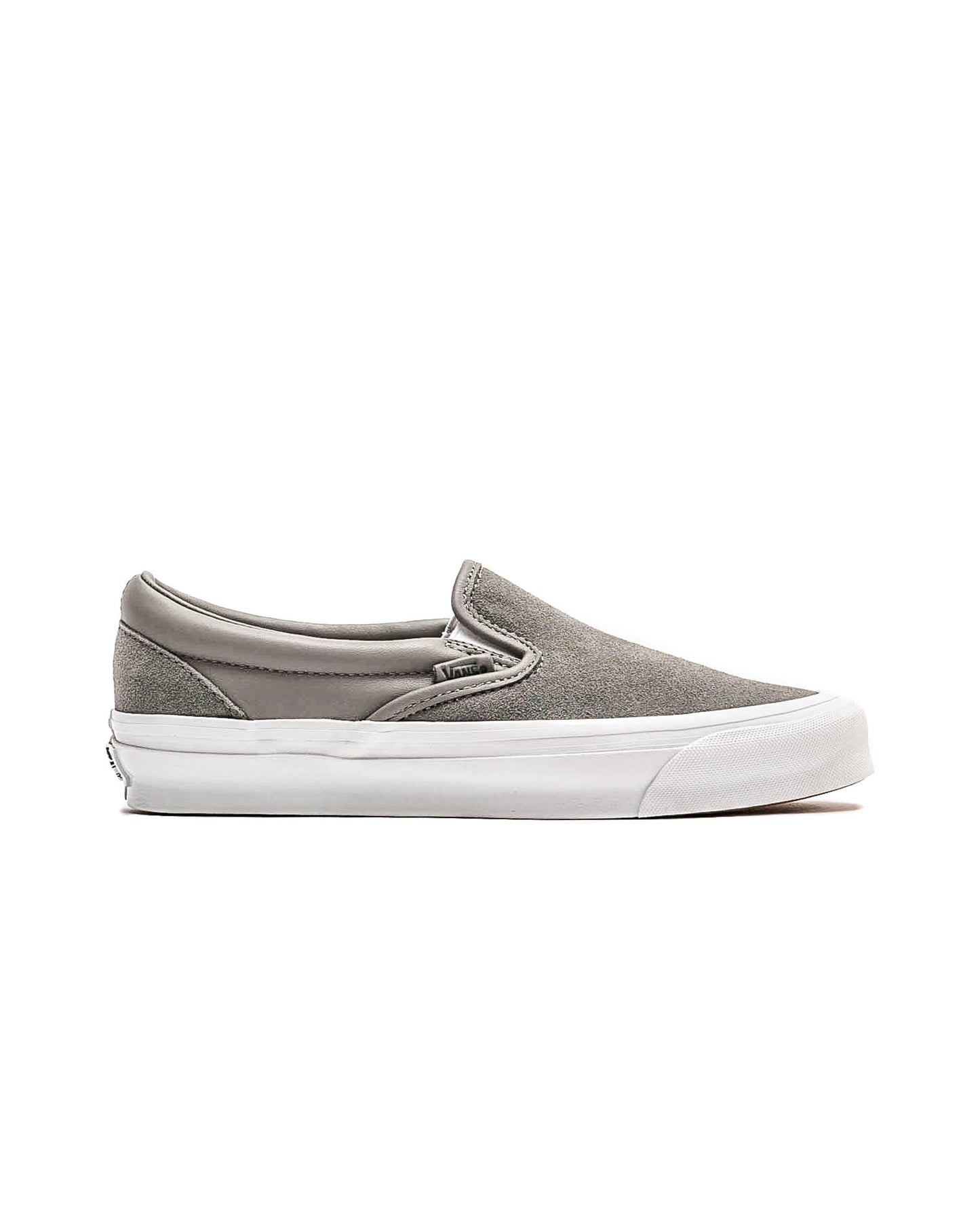 Exclusive Vans UA OG Classic Slip-On LX — 3.5 — Front View
