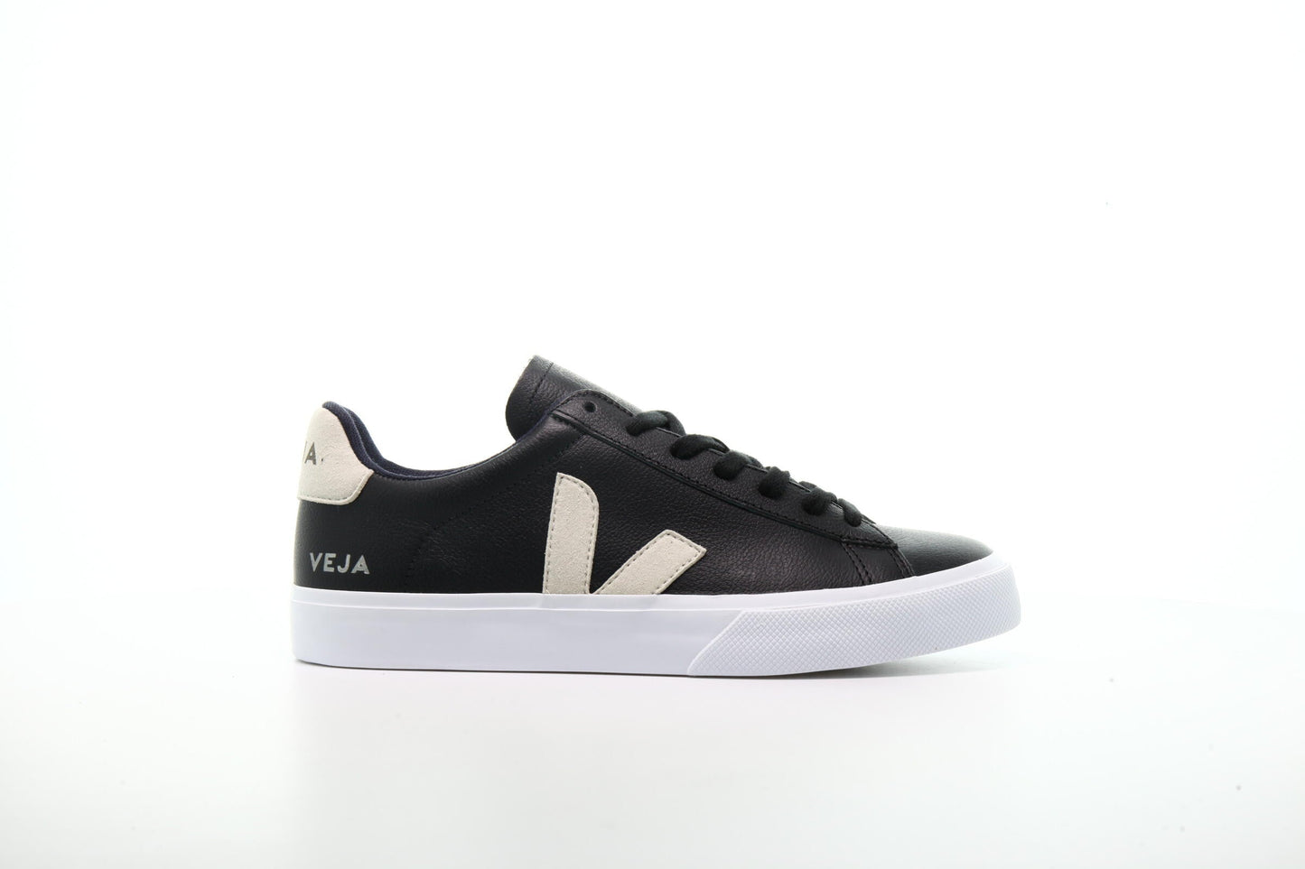 Exclusive Veja Campo "Natural Black" — 7 — Front View