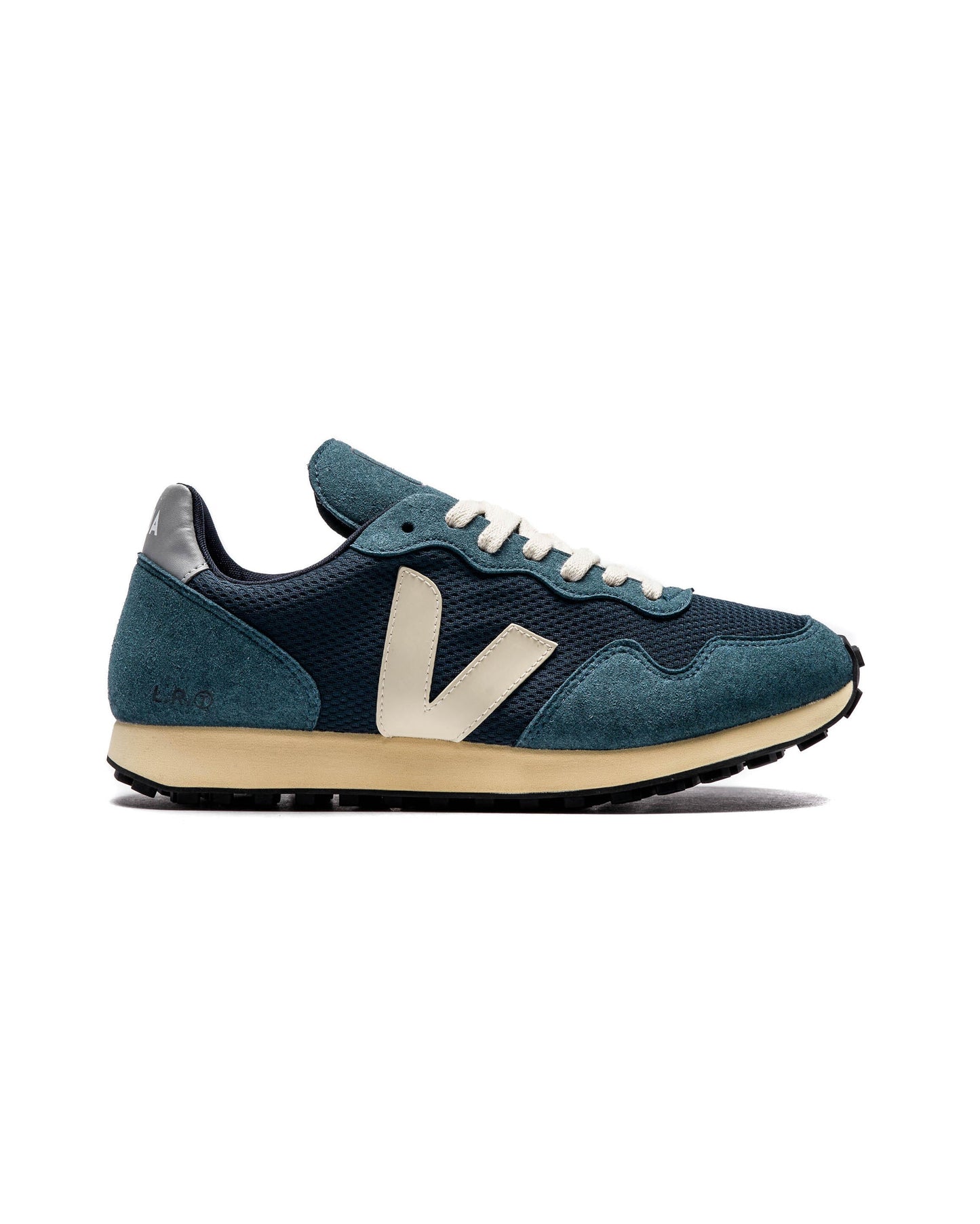 Exclusive Veja SDU RR1803170B — 4 — Front View
