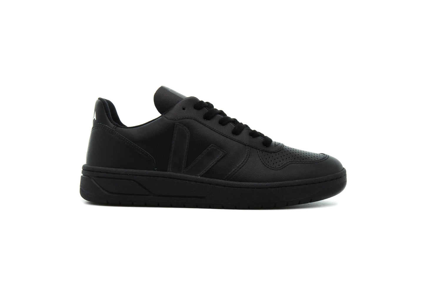Exclusive Veja V-10 CWL "BLACK" — 4 — Front View