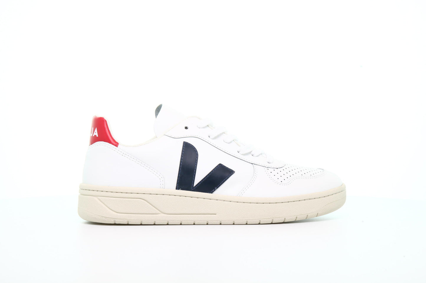 Exclusive Veja V-10 "Nautico" — 7 — Front View
