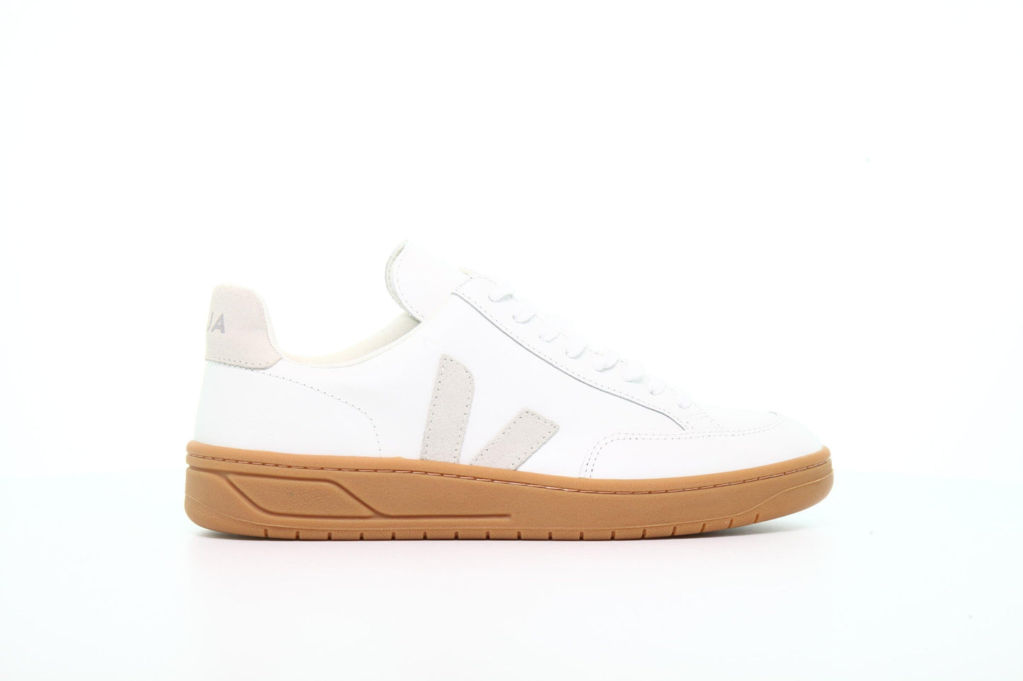Exclusive Veja V-12 "Natural" — 7 — Front View