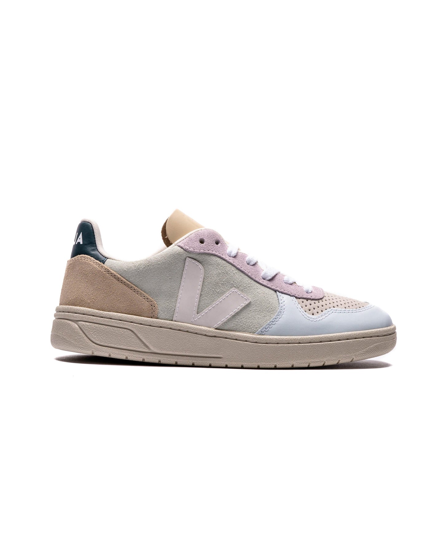 Exclusive Veja WMNS V-10 — 4 — Front View