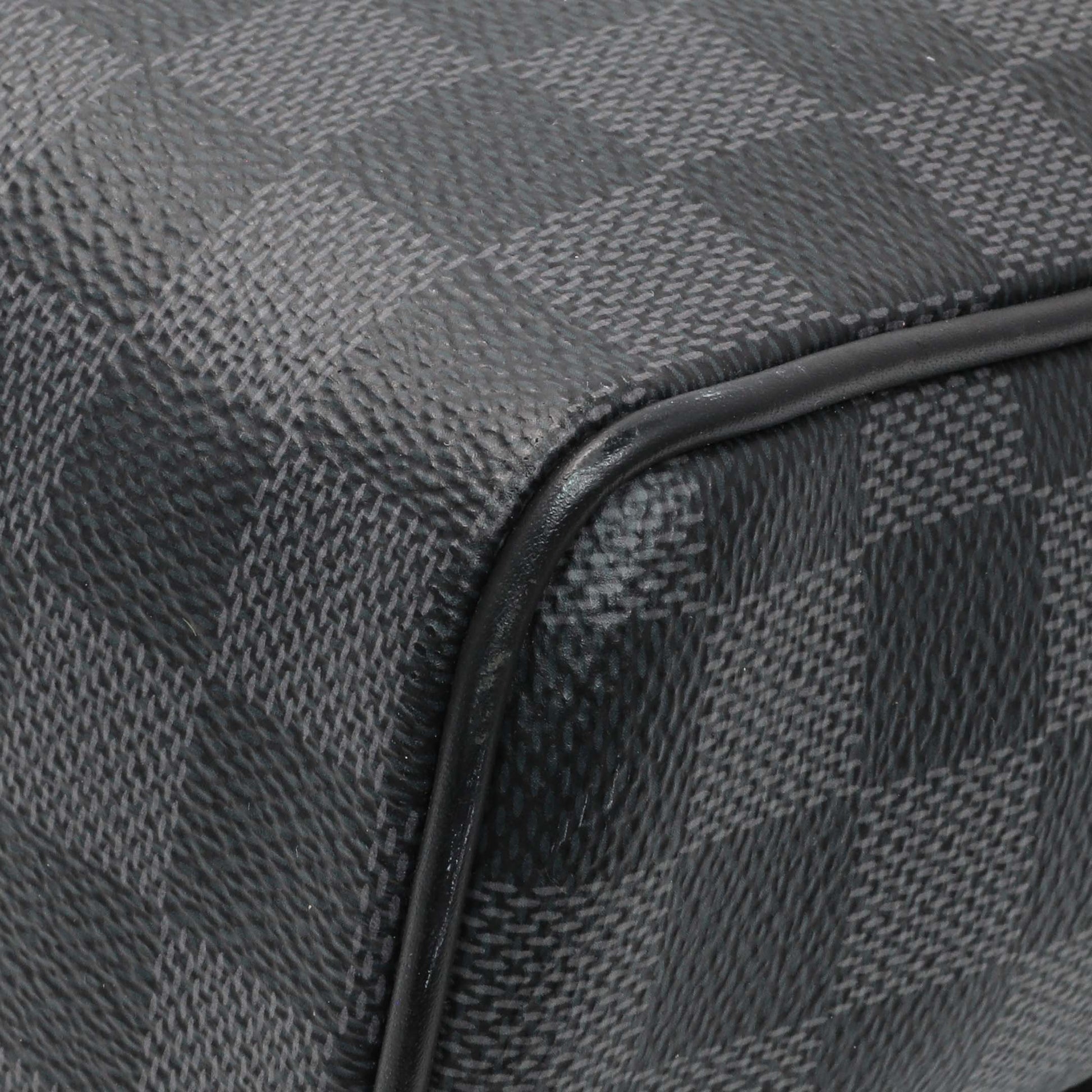 Exclusive Louis Vuitton Damier Graphite District Messenger — Alternate View 7