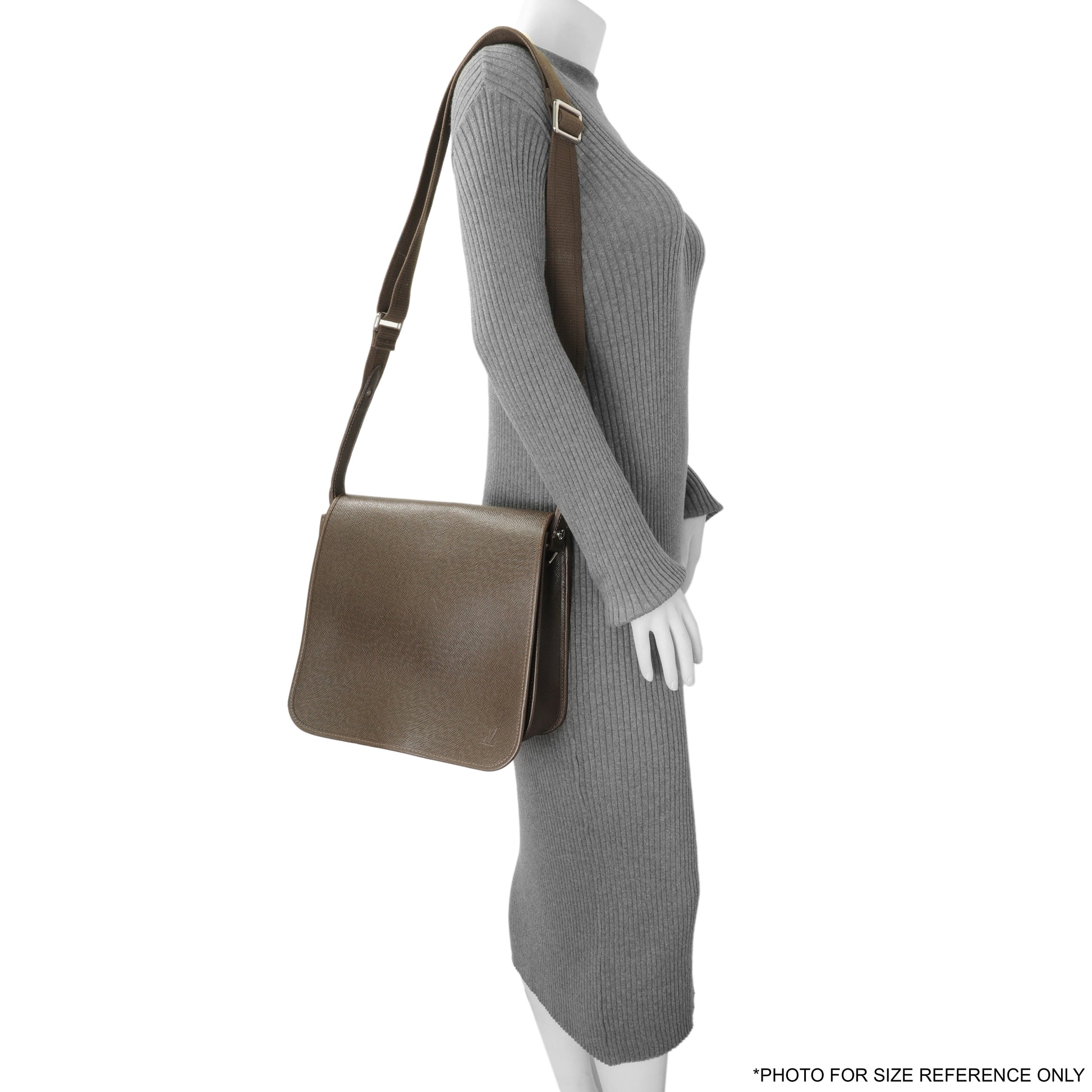 Exclusive Louis Vuitton Brown Taiga Andrei Messenger — Alternate View 13