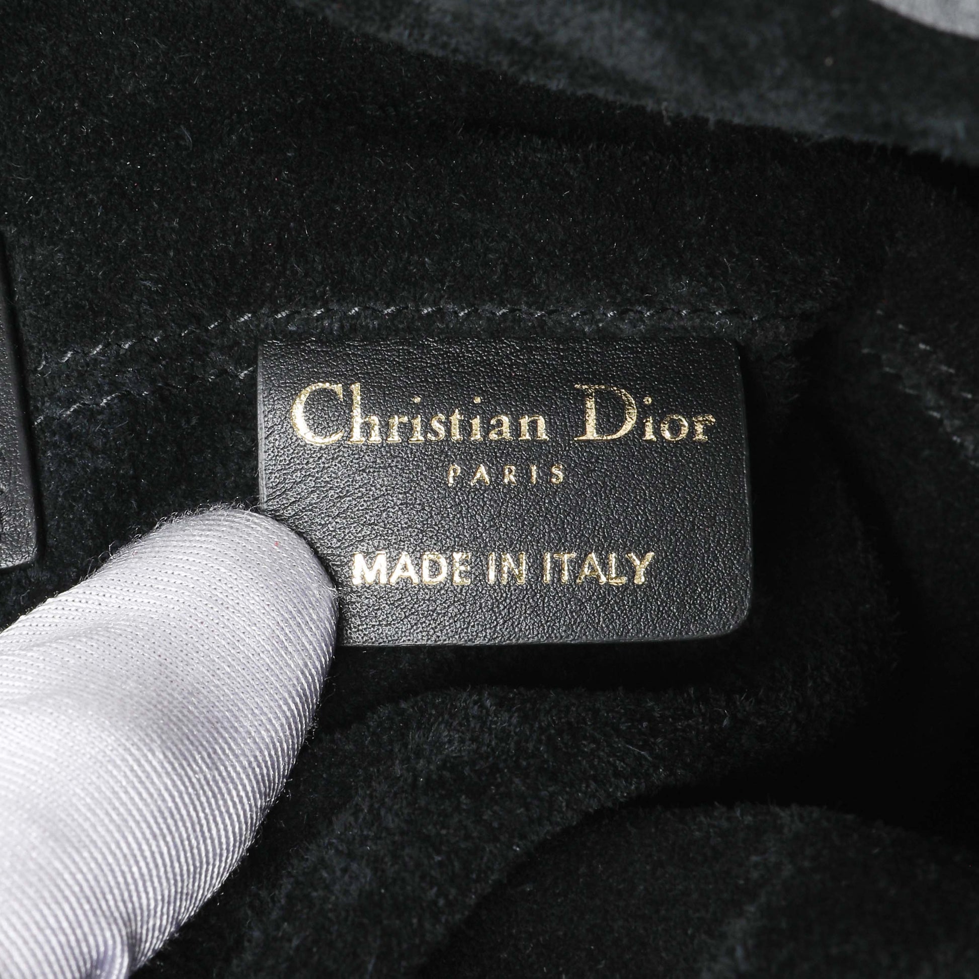 Exclusive Christian Dior Black Calfskin Macrocannage Medium Toujours — Detail View