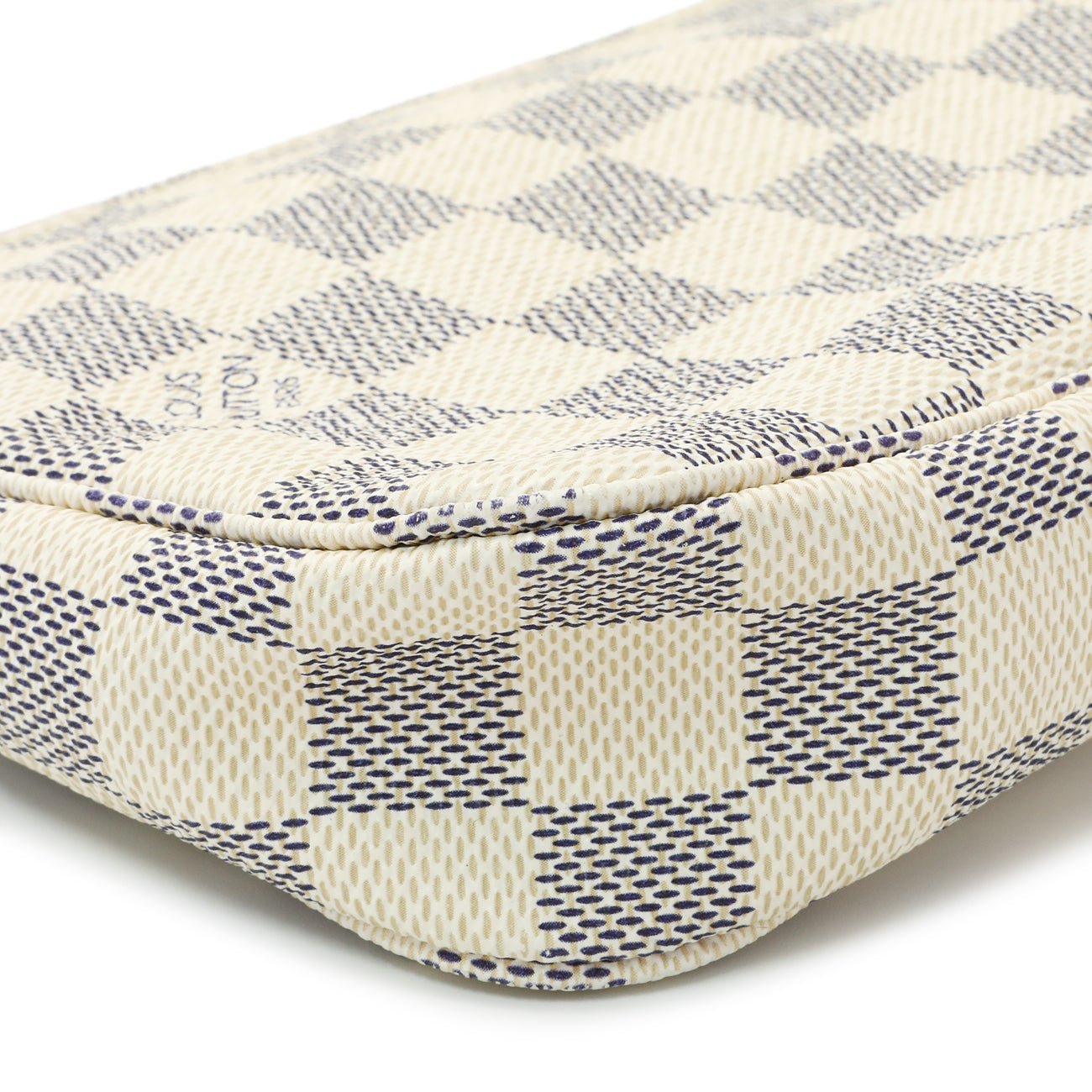 Exclusive Louis Vuitton Damier Azur Pochette Accessoires — Top View