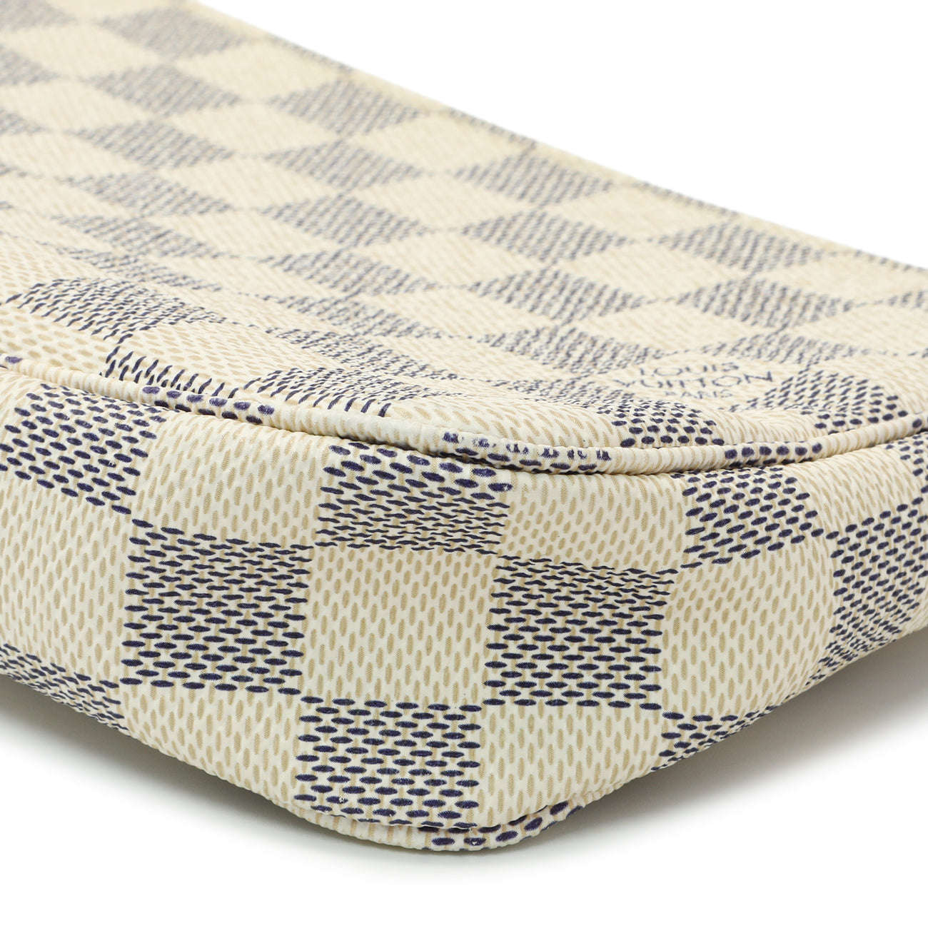 Exclusive Louis Vuitton Damier Azur Pochette Accessoires — Alternate View 7