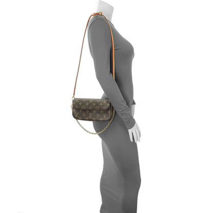 Exclusive Louis Vuitton Monogram Ivy Wallet On Chain — Lifestyle View