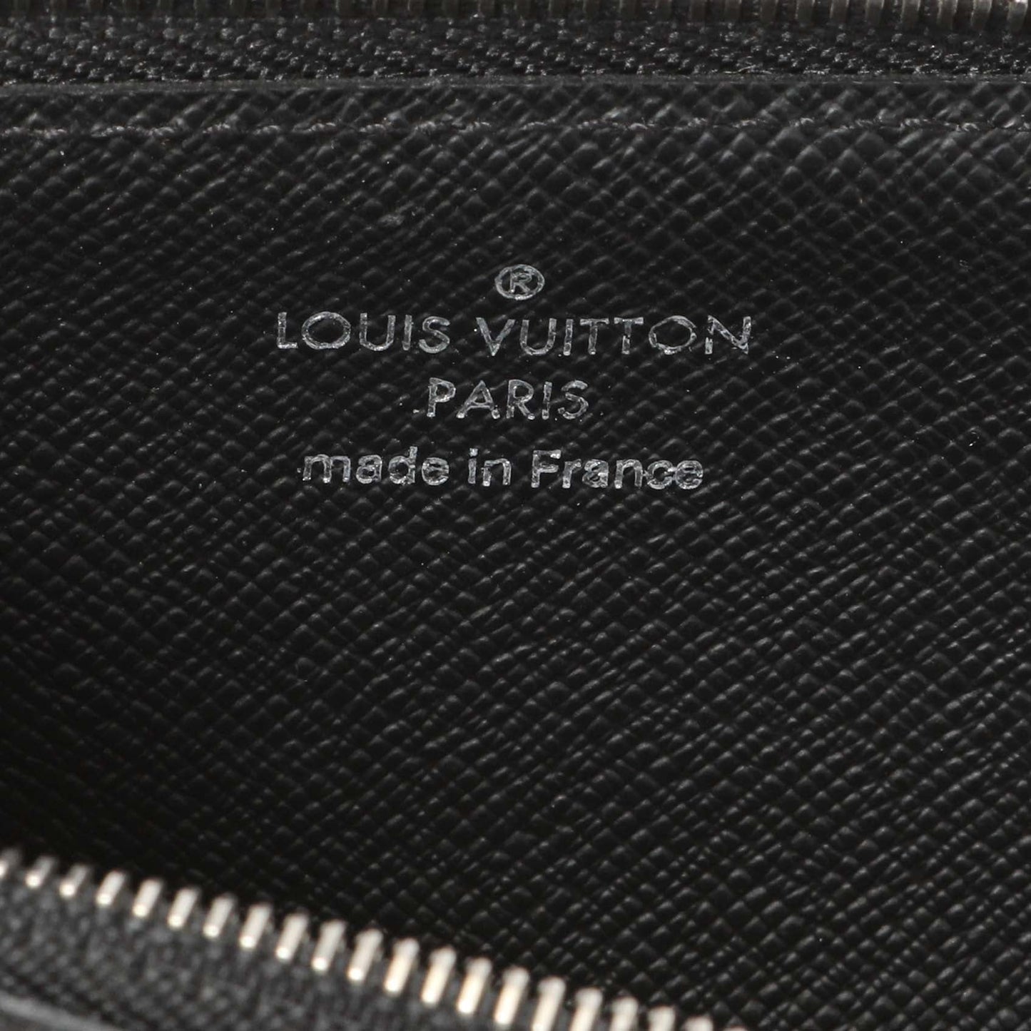 Exclusive Louis Vuitton Damier Graphite 4 Key Holder — Detail View