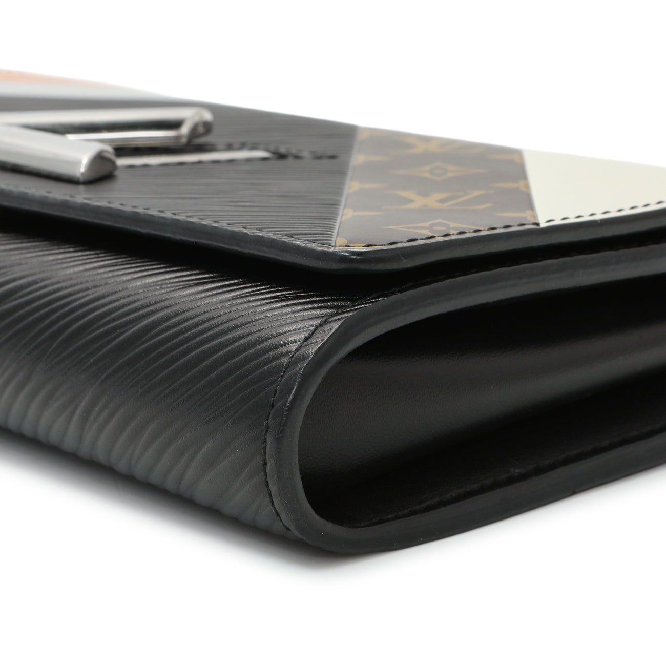 Exclusive Louis Vuitton Black Epi Monogram Twist Chain Wallet — Detail View