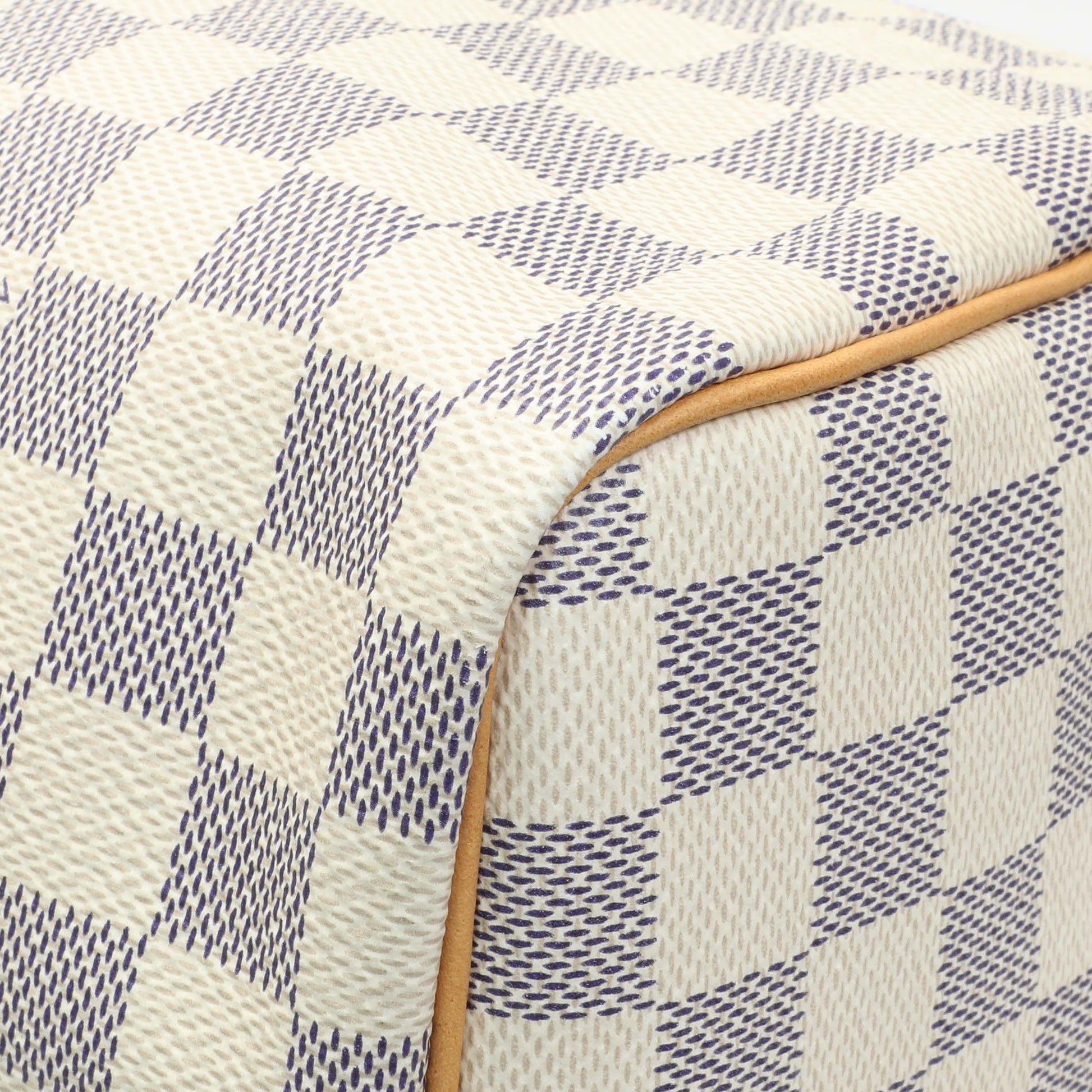 Exclusive Louis Vuitton Damier Azur Speedy 30 — Detail View