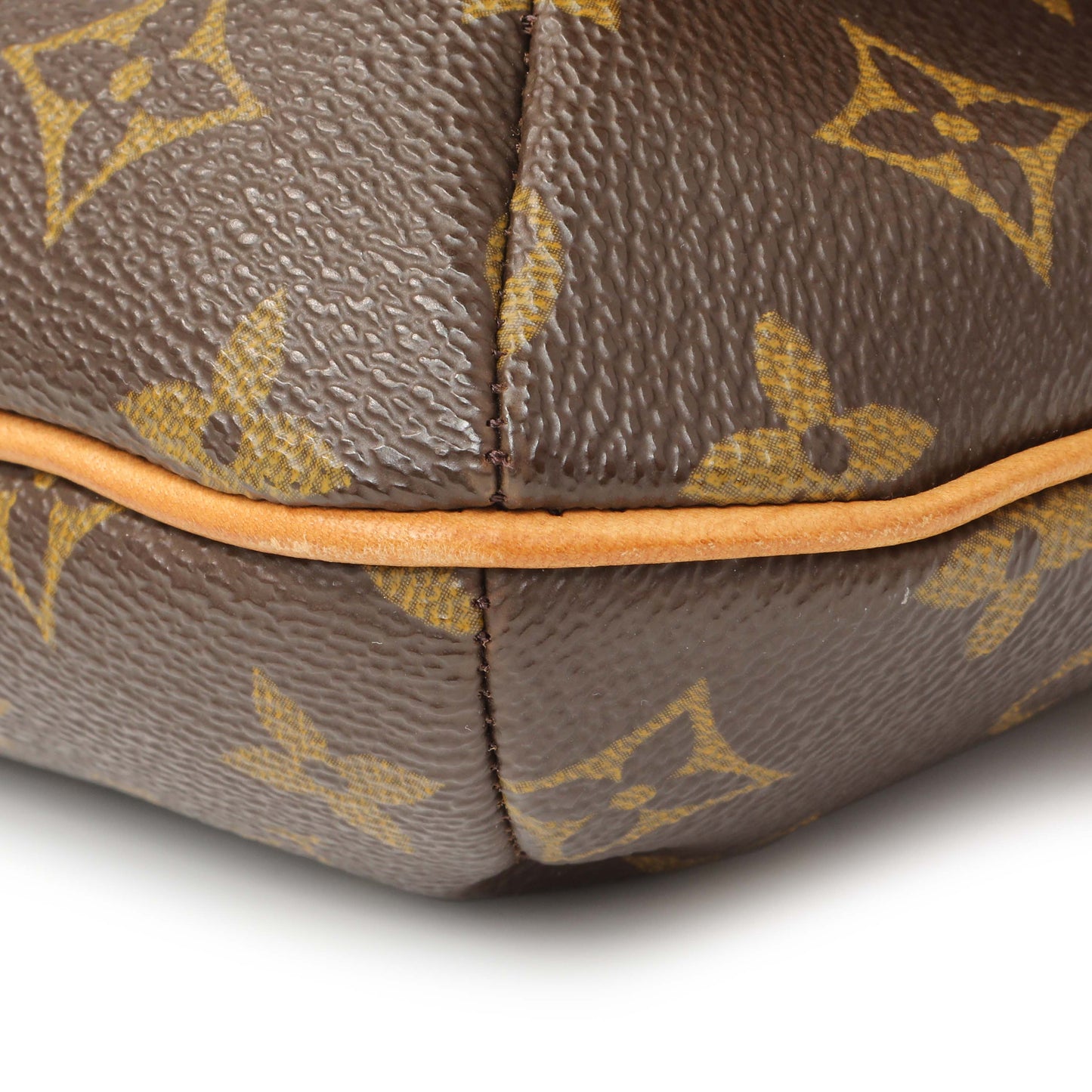 Exclusive Louis Vuitton Monogram Musette Tango — Detail View