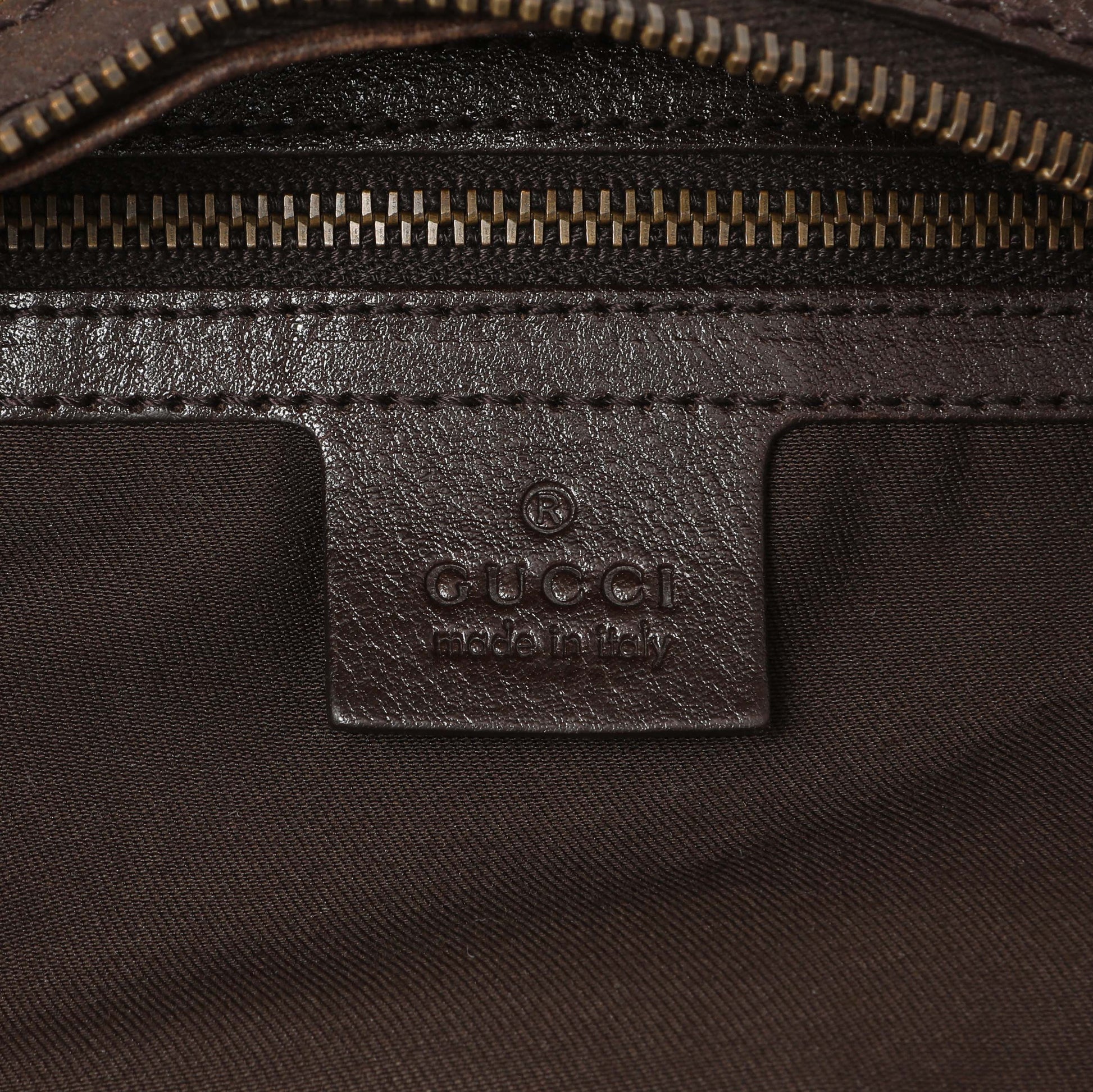 Exclusive Gucci Monogram Medium Interlocking GG Hobo — Detail View
