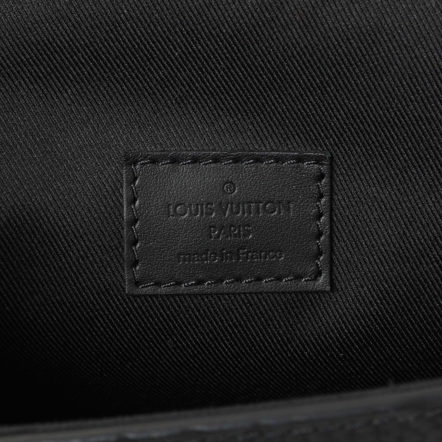 Exclusive Louis Vuitton Black Taurillon Monogram Steamer Wearable Wallet — Alternate View 9