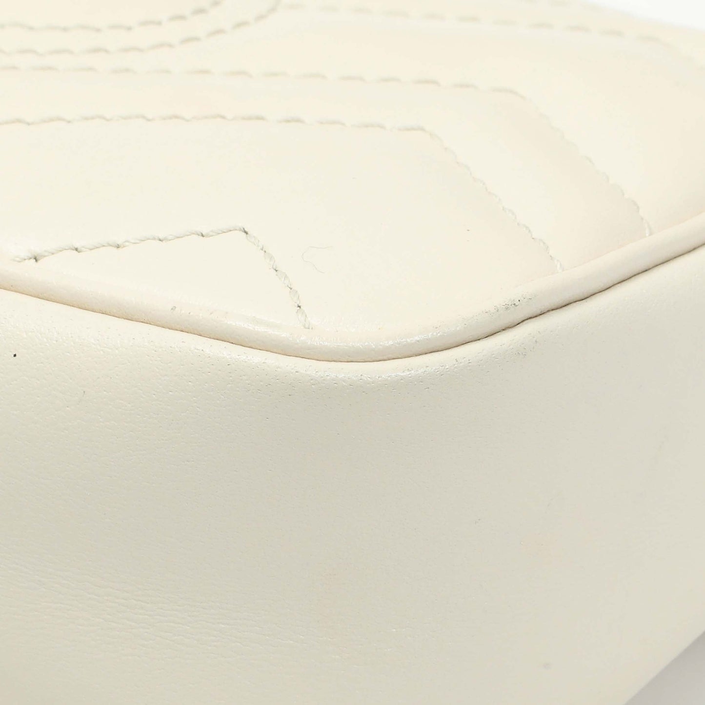 Exclusive Gucci White Calfskin Matelasse Super Mini GG Marmont Shoulder Bag — Alternate View 7