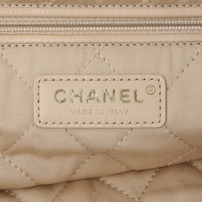 Exclusive Chanel White Shiny Calfskin Large Chanel 22 — Alternate View 9