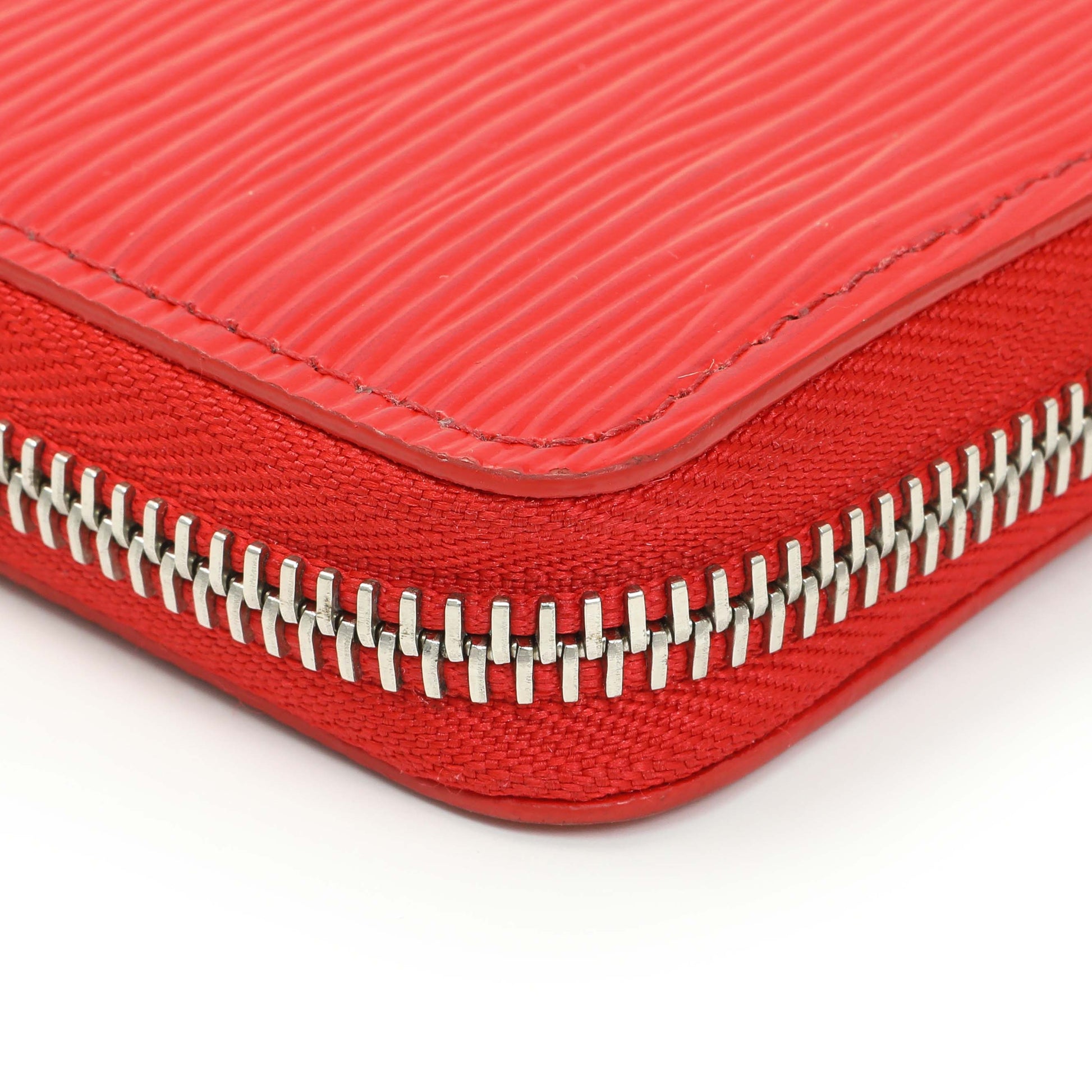 Exclusive Louis Vuitton Red Epi Clemence Wallet — Alternate View 10