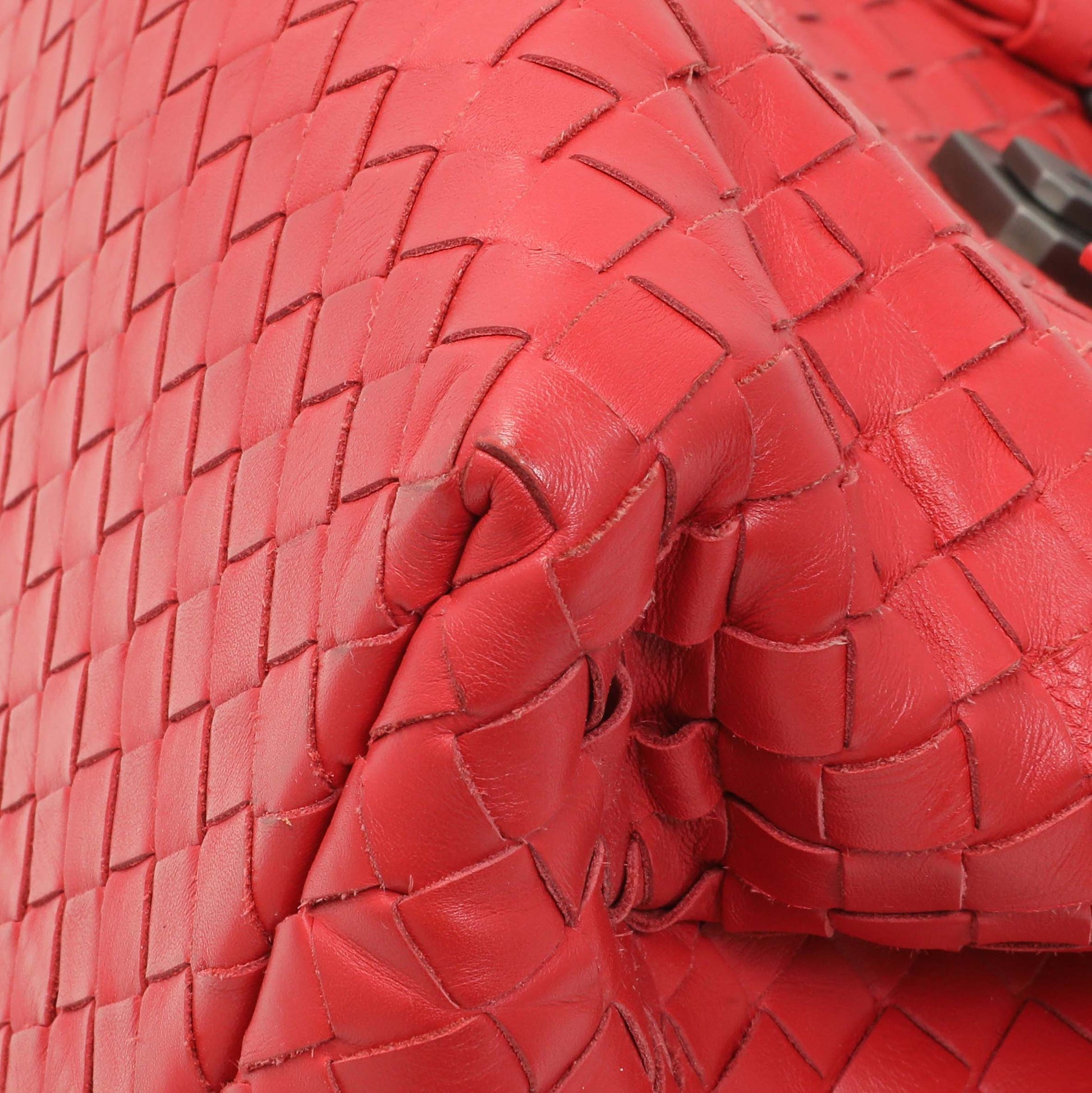 Exclusive Bottega Veneta Red Intrecciato Small Roma Tote — Detail View