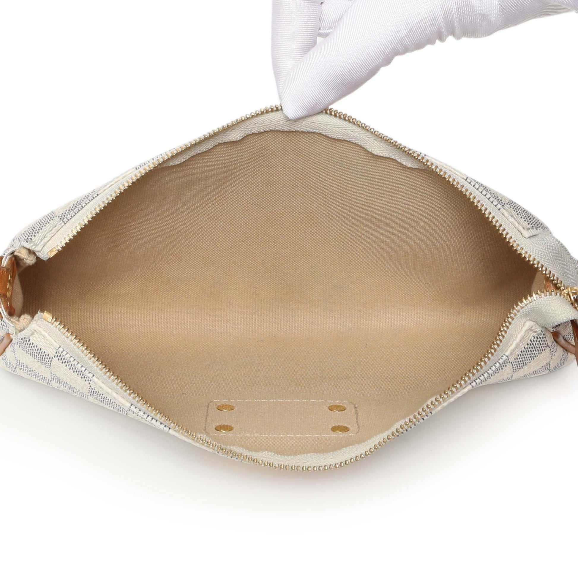 Exclusive Louis Vuitton Damier Azur Eva Clutch — Alternate View 8