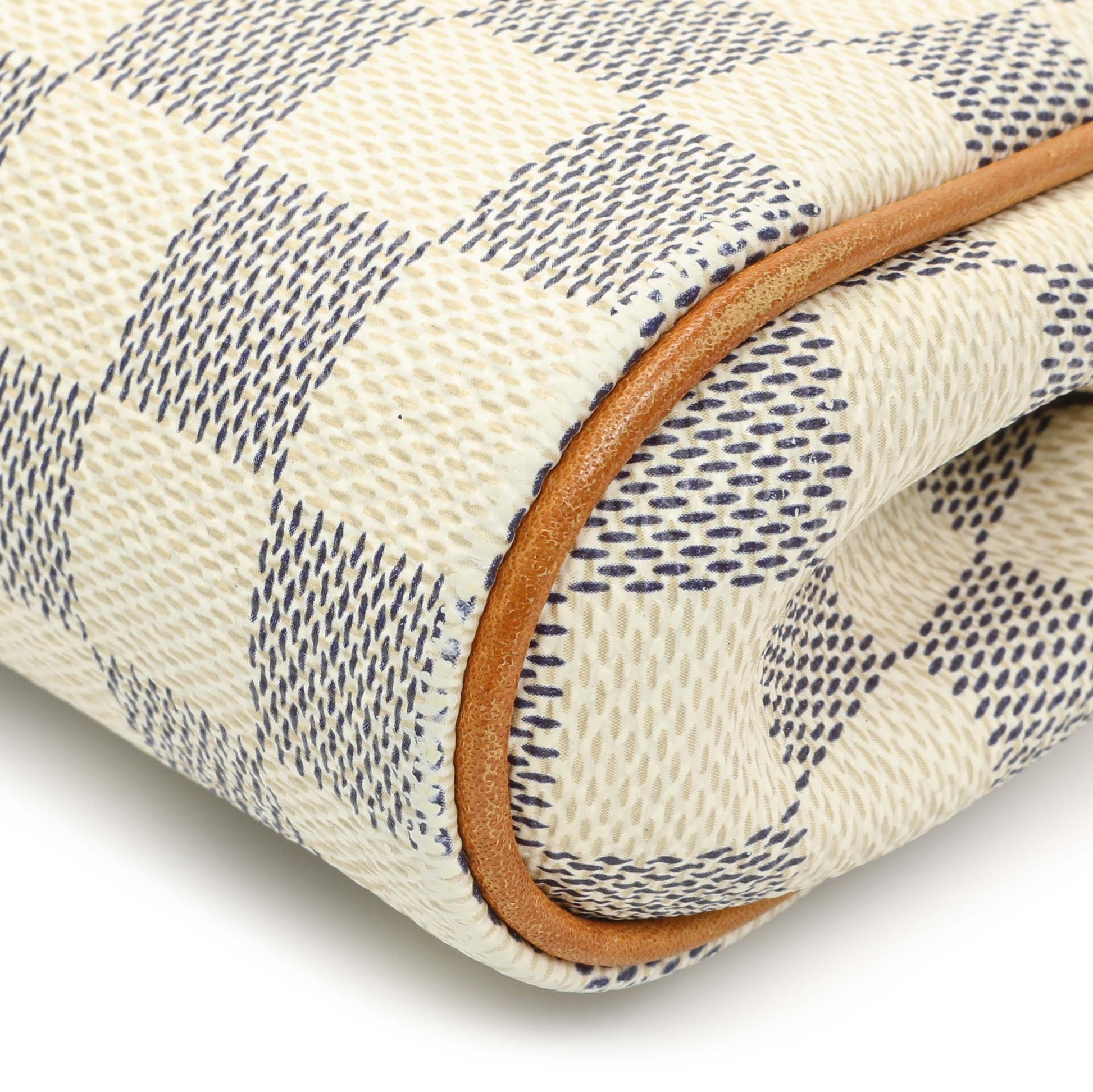 Exclusive Louis Vuitton Damier Azur Eva Clutch — Detail View