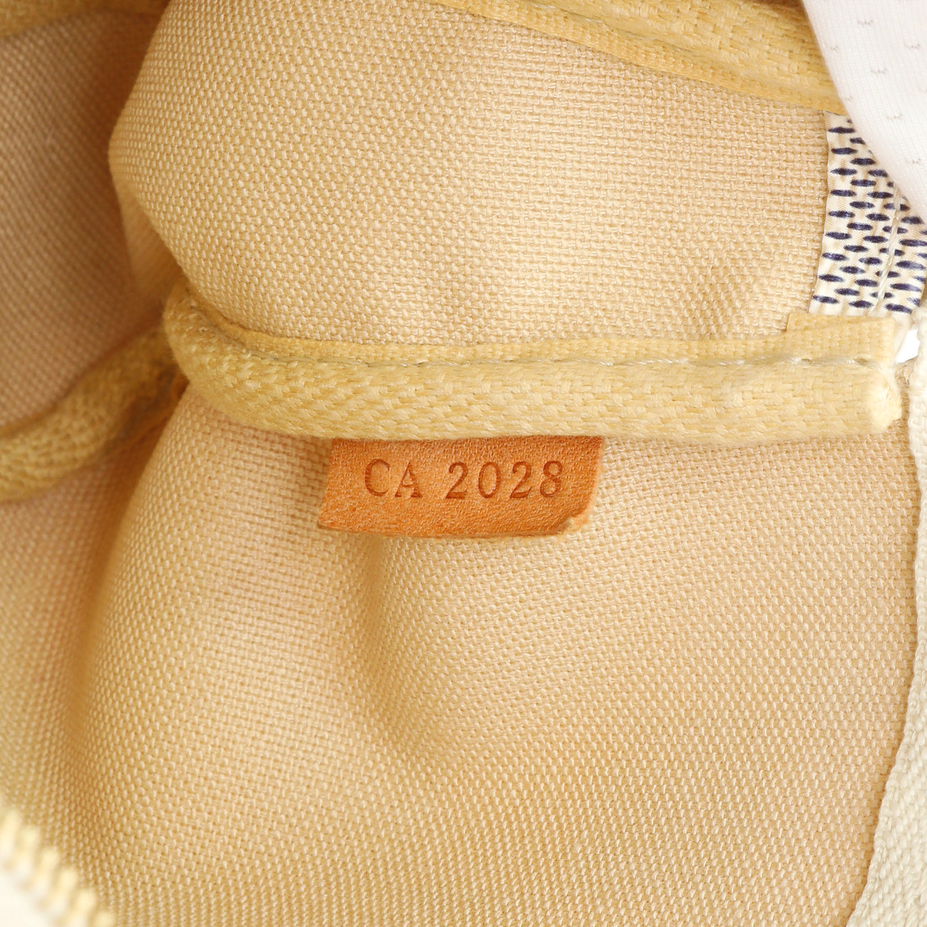 Exclusive Louis Vuitton Damier Azur Pochette Accessoires — Alternate View 9