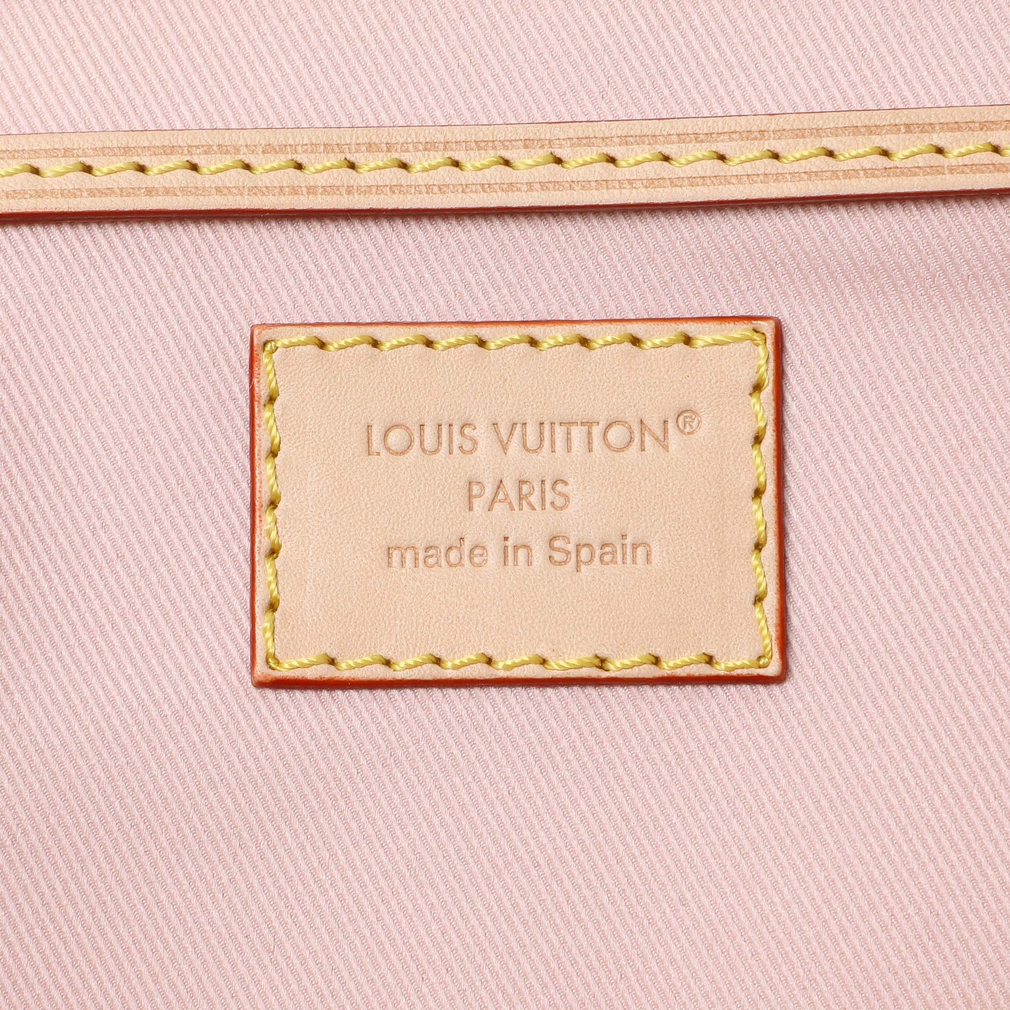 Exclusive Louis Vuitton Damier Azur Montsouris PM — Detail View