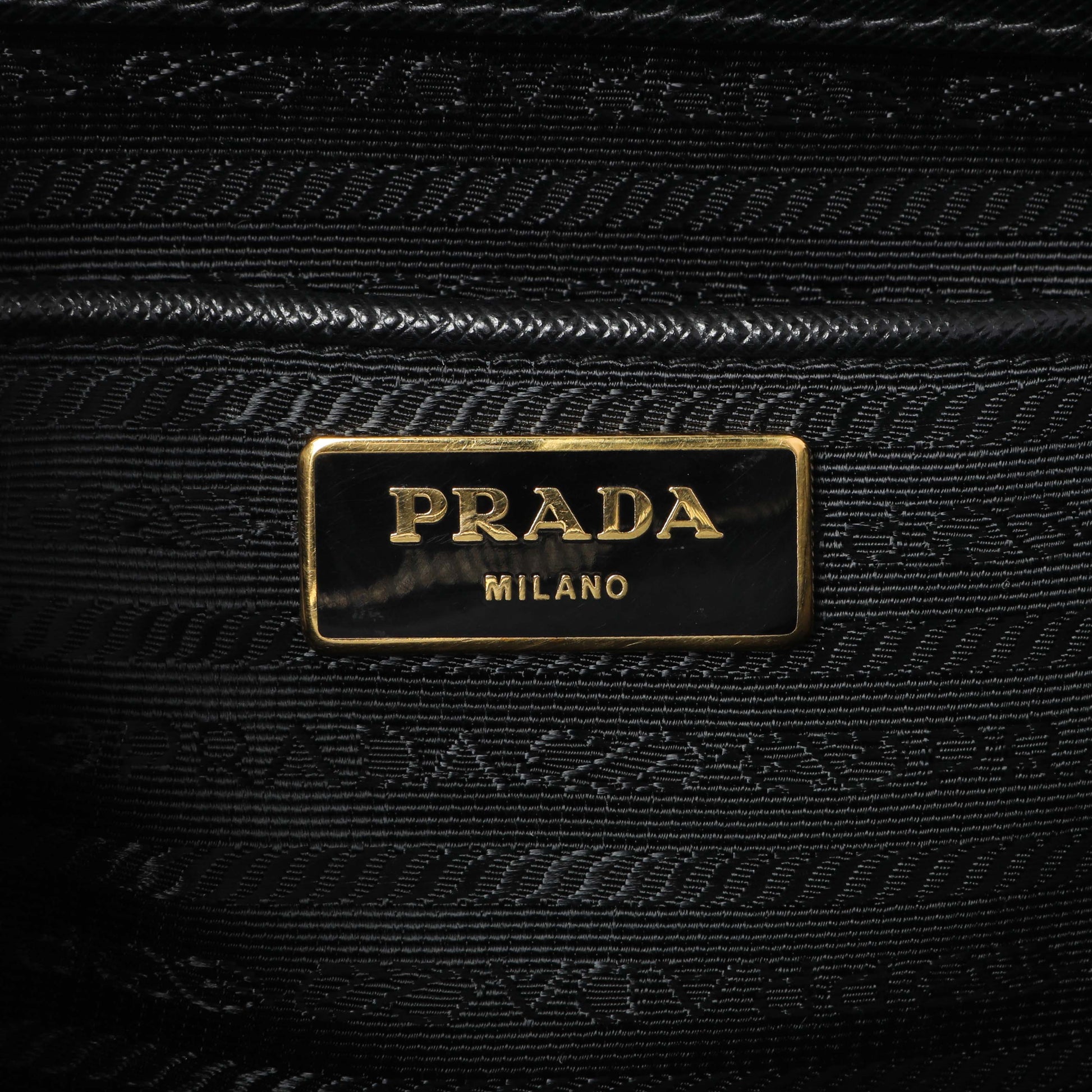 Exclusive Prada Black Saffiano Medium Galleria Double Zip Tote — Detail View