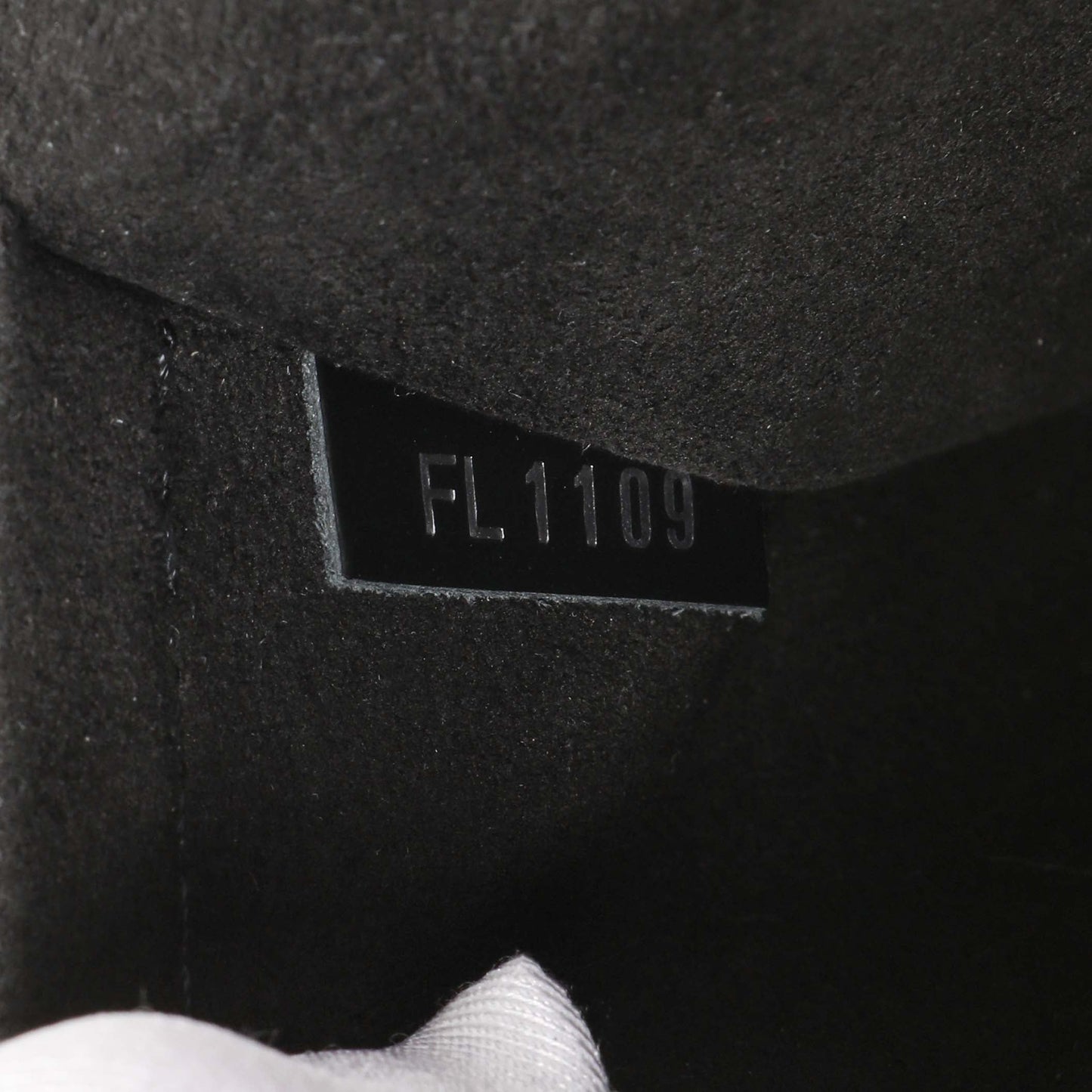Exclusive Louis Vuitton Black Epi Twist Shoulder Bag MM — Alternate View 8