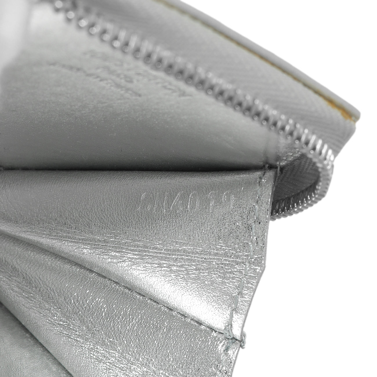 Exclusive Louis Vuitton Vernis Flocon Snowflake Coin Purse — Lifestyle View