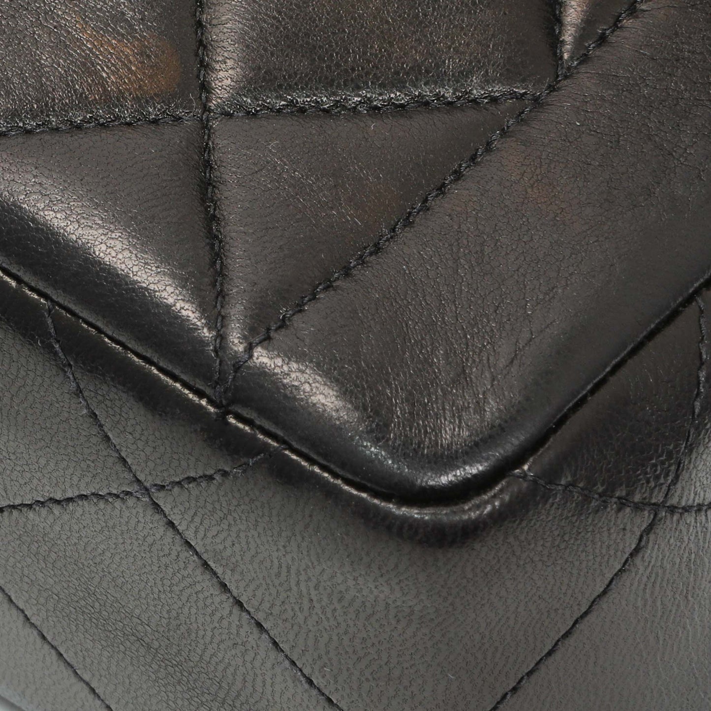 Exclusive Chanel Black Quilted Lambskin Vintage CC Chain Flap — Top View