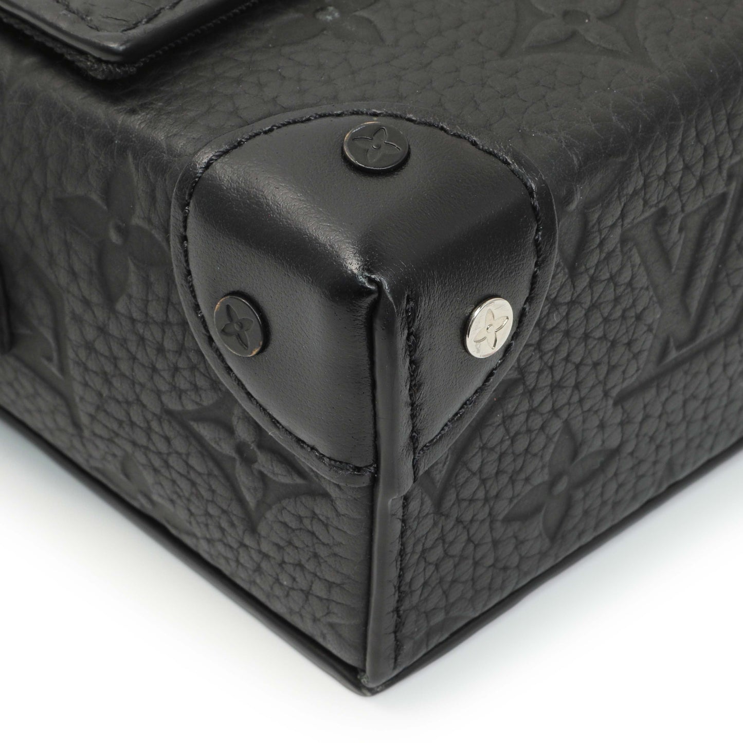 Exclusive Louis Vuitton Black Taurillon Monogram Steamer Wearable Wallet — Top View