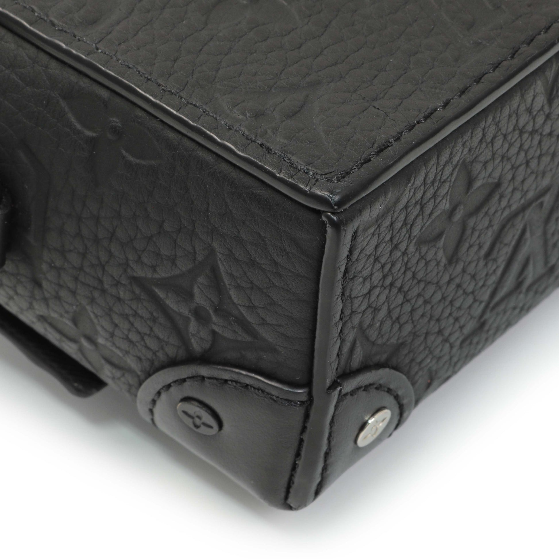 Exclusive Louis Vuitton Black Taurillon Monogram Steamer Wearable Wallet — Lifestyle View