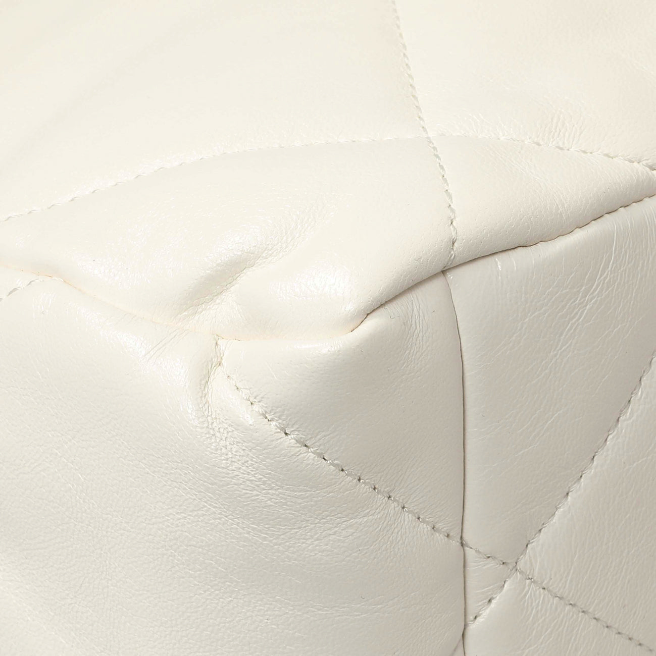 Exclusive Chanel White Quilted Lambskin Large 19 Flap — Alternate View 7
