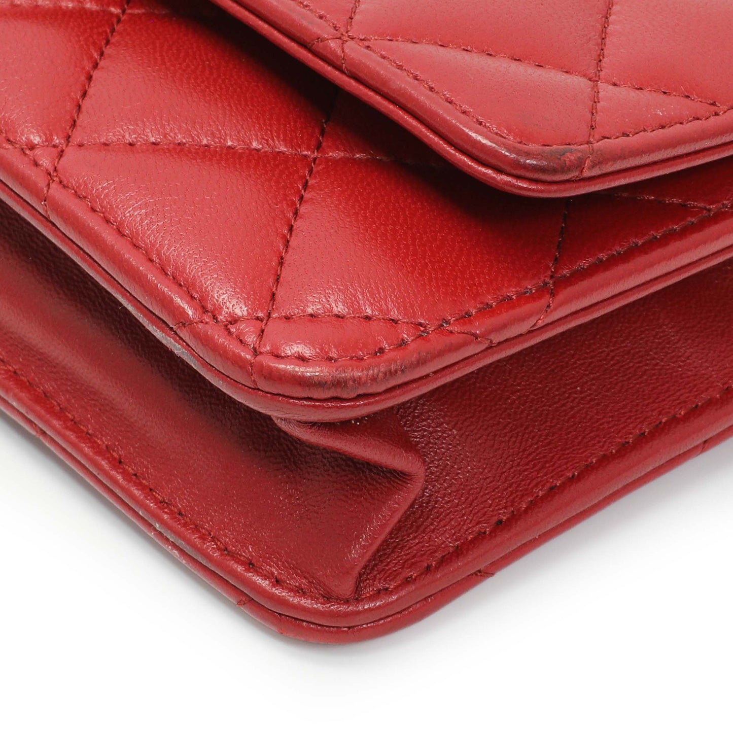 Exclusive Chanel Red Quilted Calfskin Classic Wallet On Chain — Detail View
