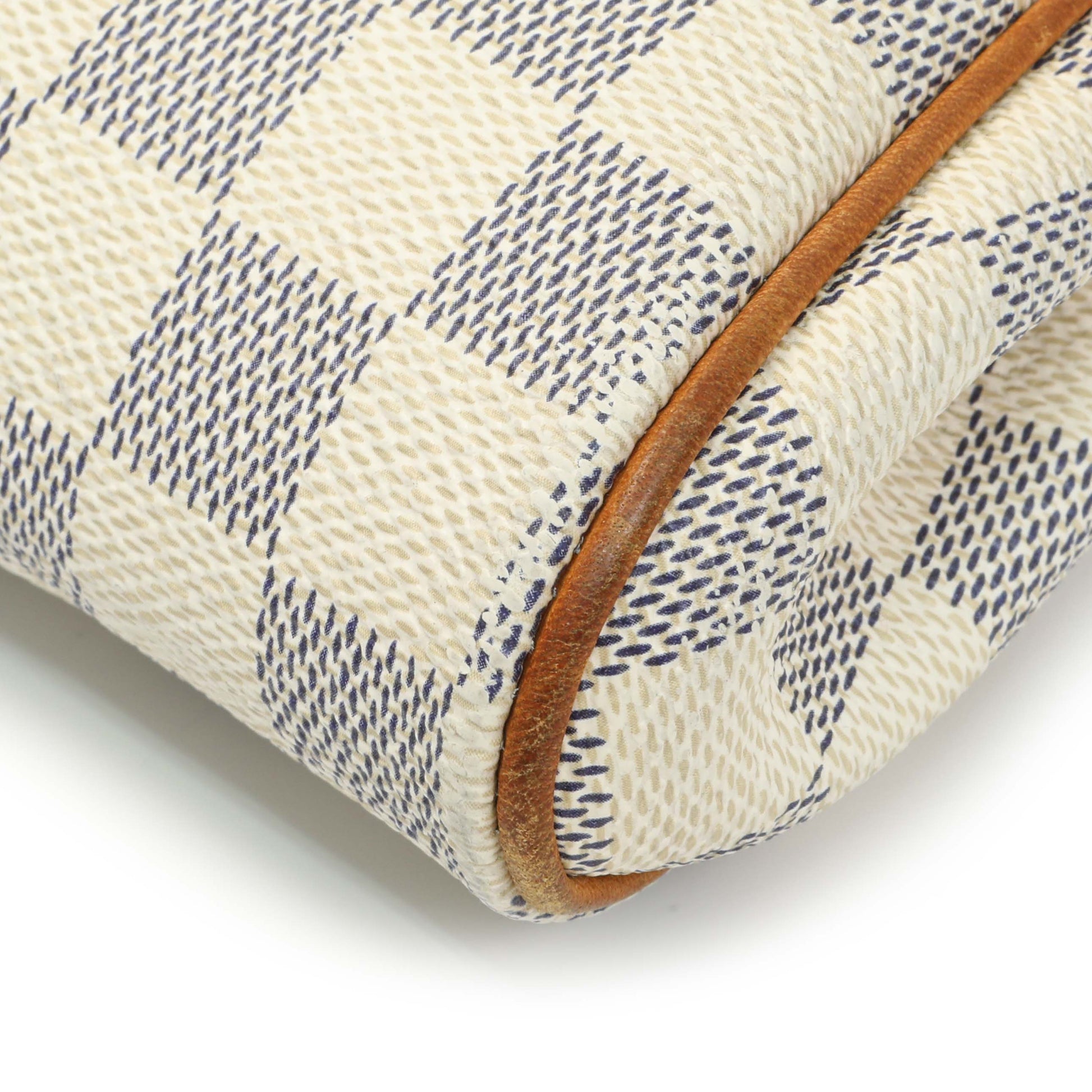 Exclusive Louis Vuitton Damier Azur Eva Clutch — Detail View